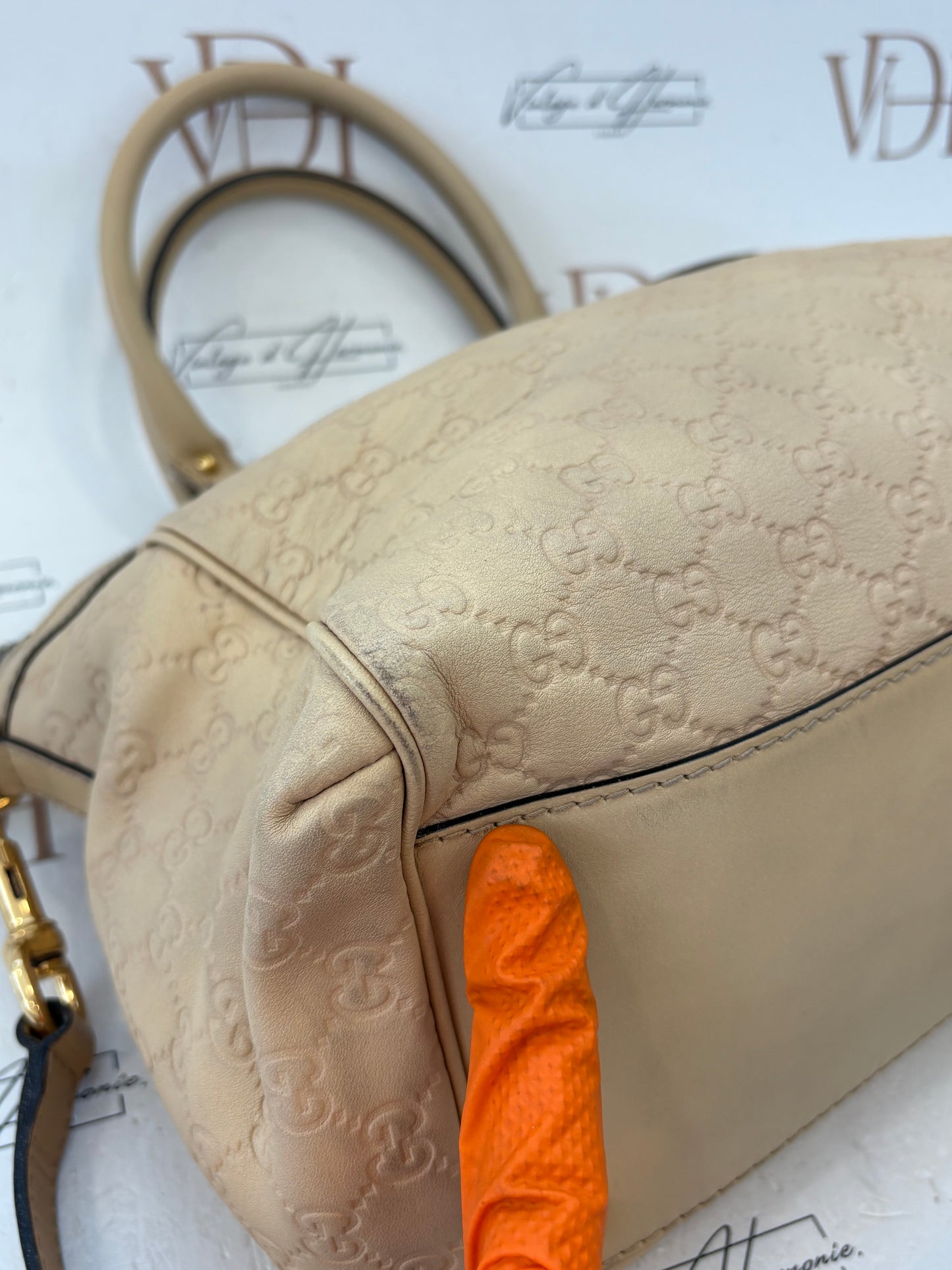 201441 - Gucci Beige
