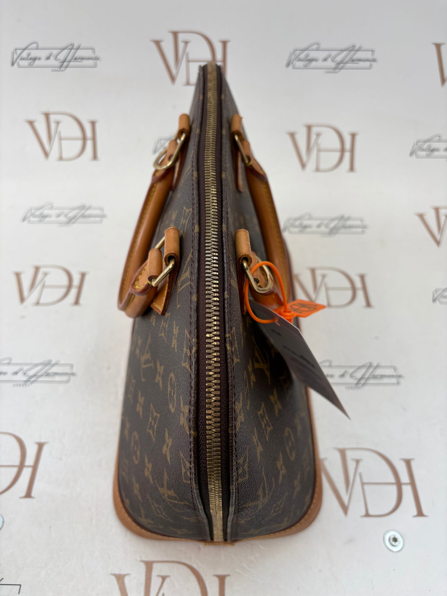 018850 - Louis Vuitton Alma