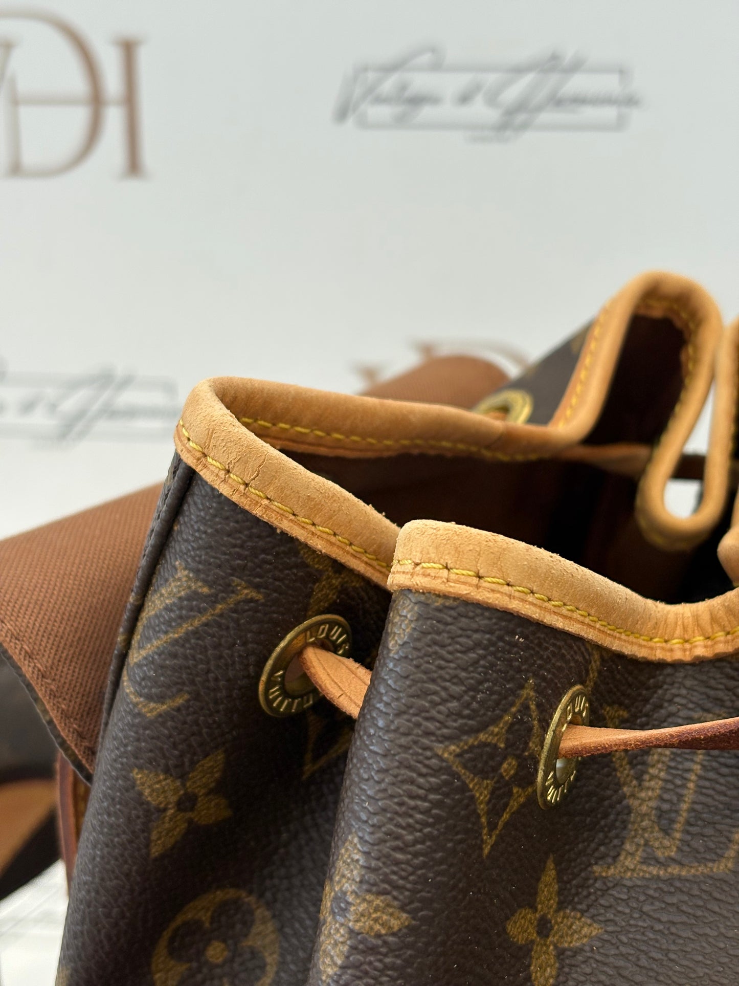 017177 - Louis Vuitton Montsouris MM
