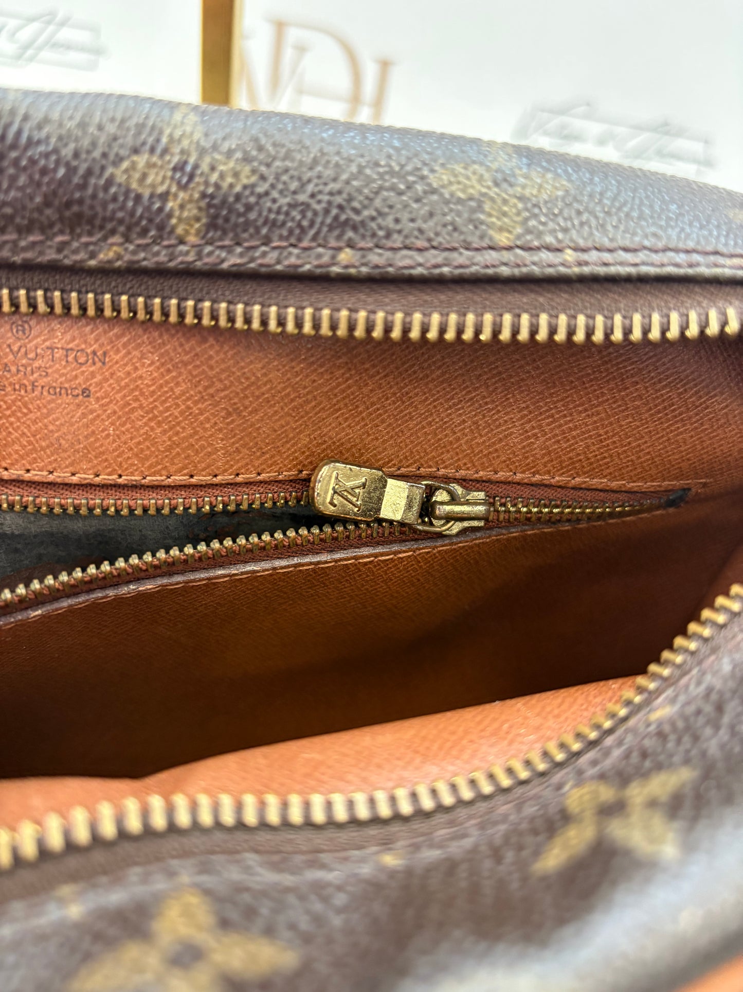 018197 - Louis Vuitton Nile