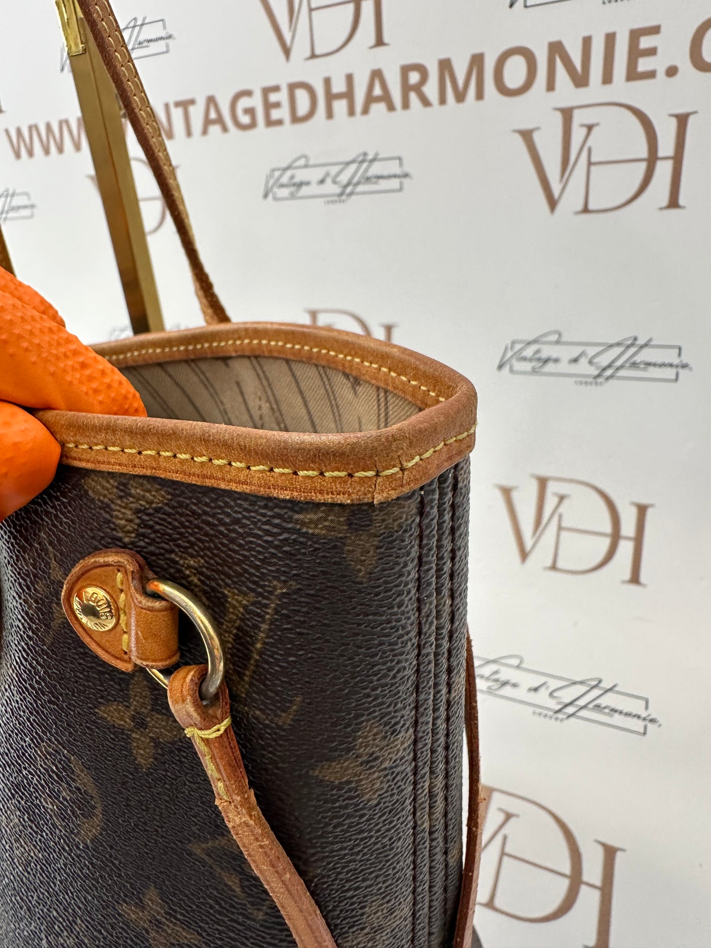 017901 - Louis Vuitton Neverfull PM
