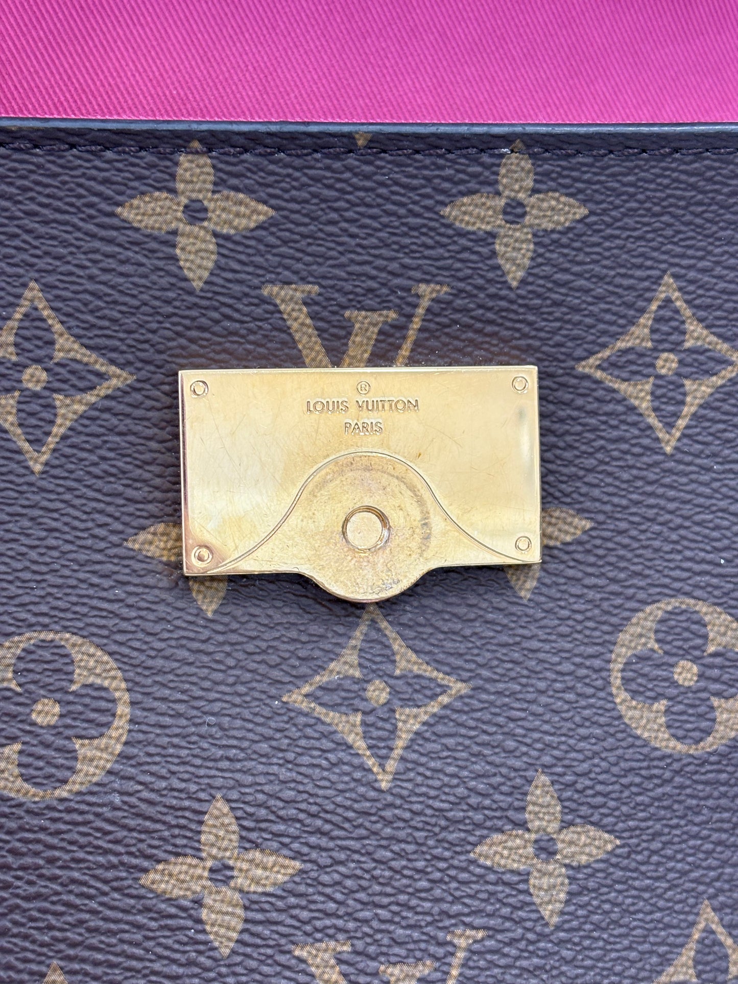 383776 - Louis Vuitton Cluny