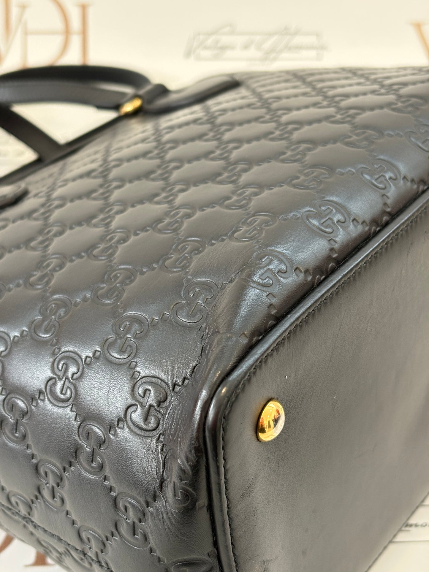 384279 - Gucci