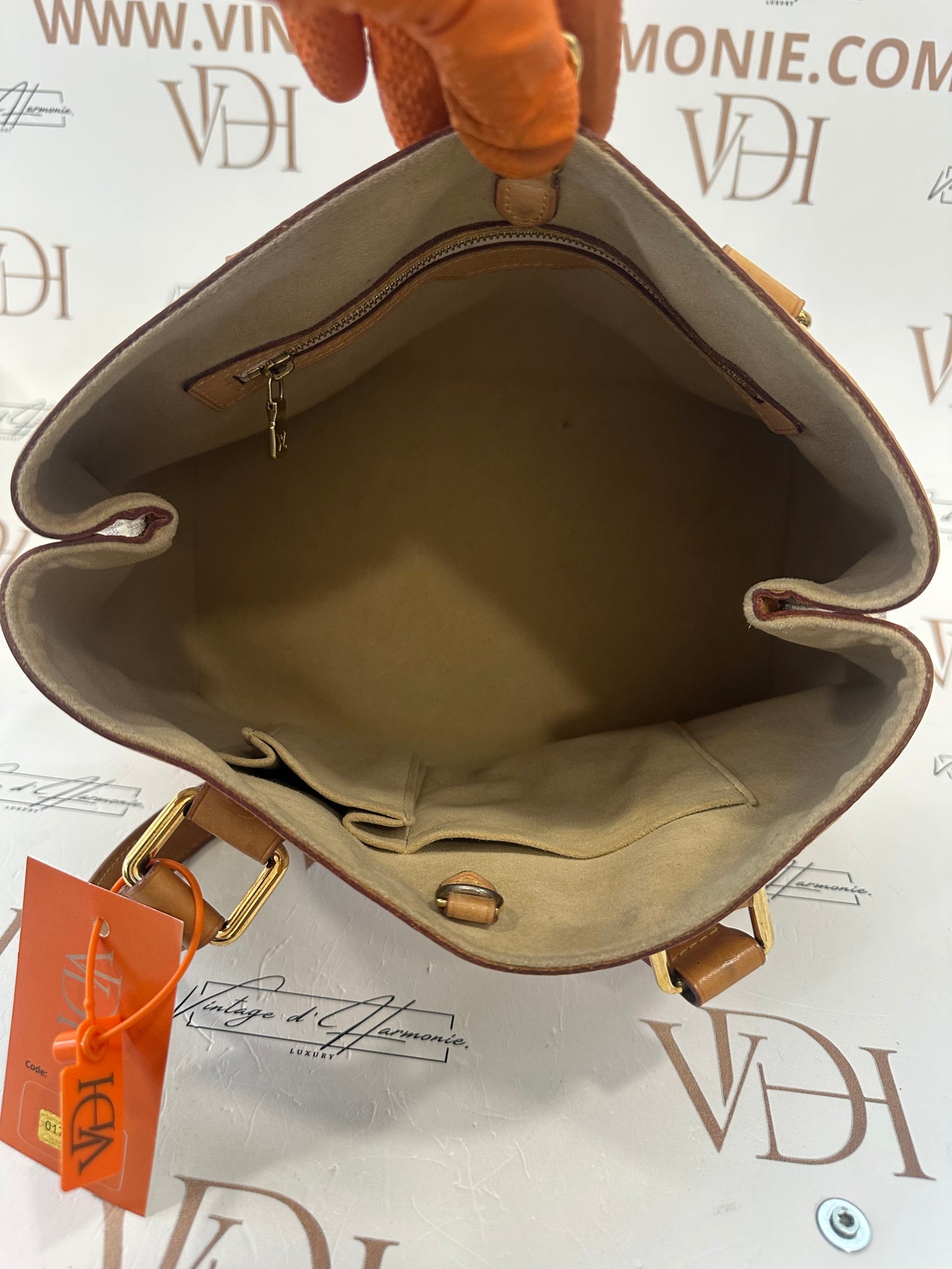 017921 - Louis Vuitton Azur Hampstead PM