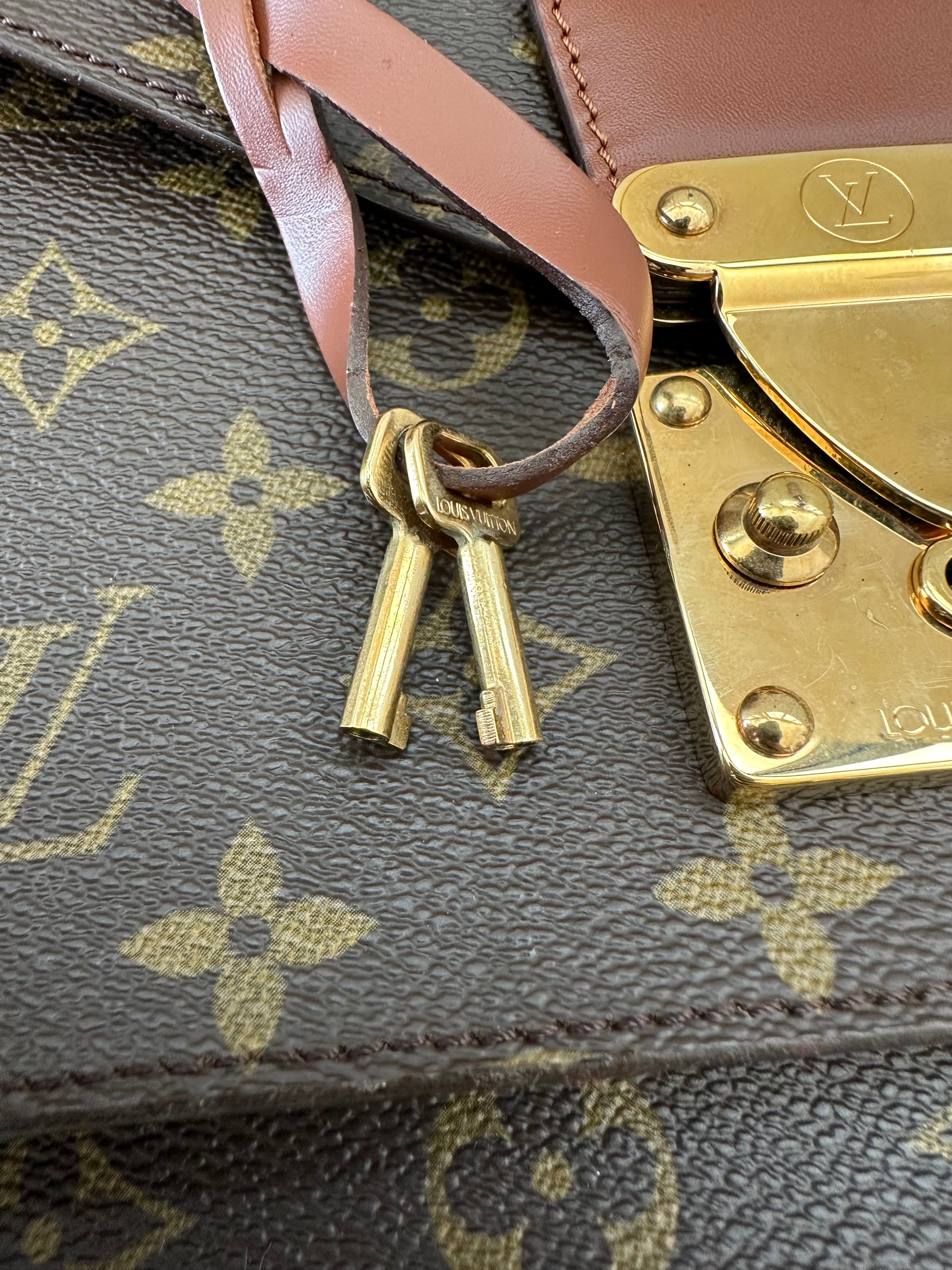 Louis Vuitton Monceau 28