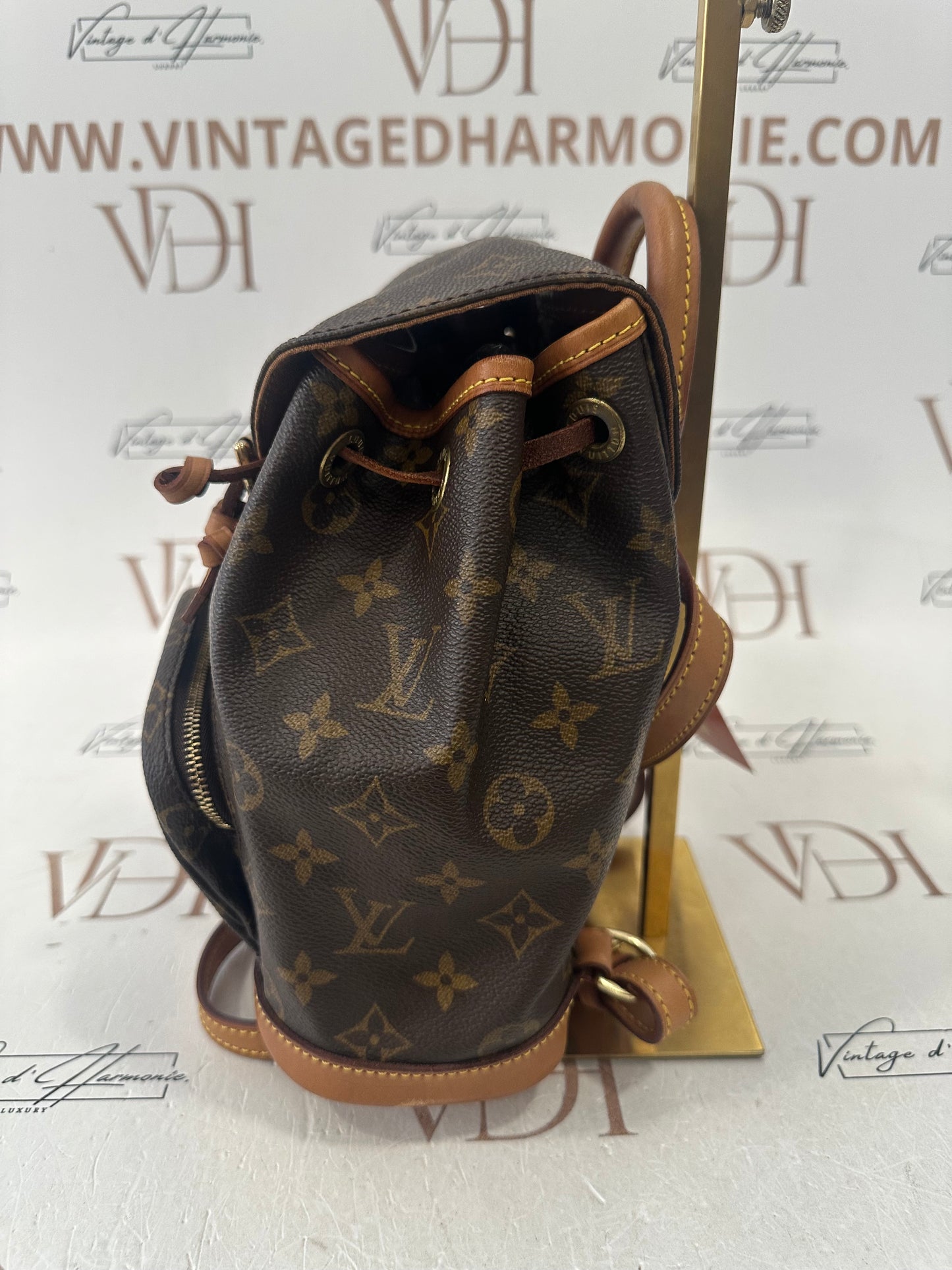 018735 - Louis Vuitton Montsouris