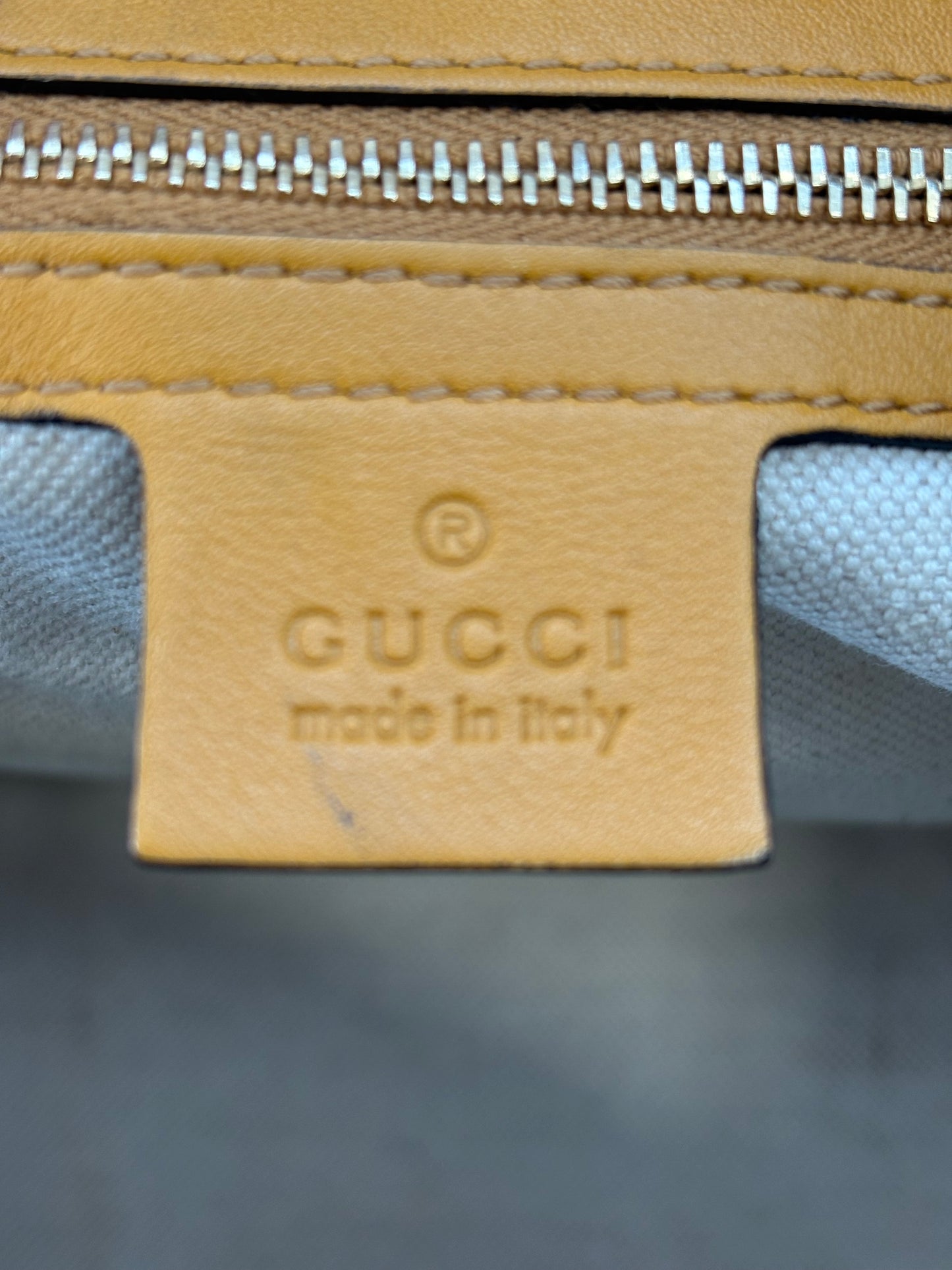 384278 - Gucci
