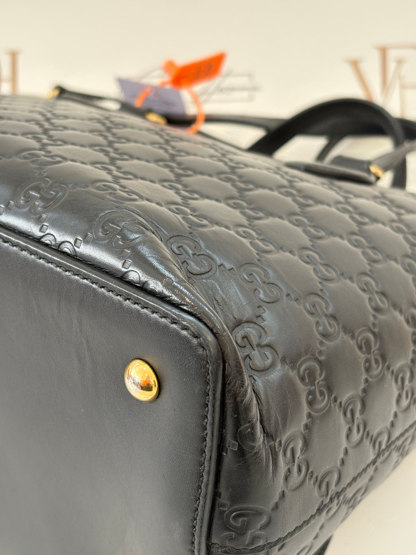 384279 - Gucci
