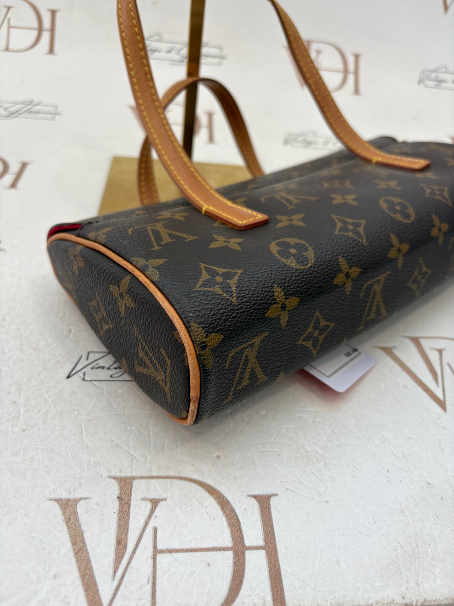 018317 - Louis Vuitton Sonatine