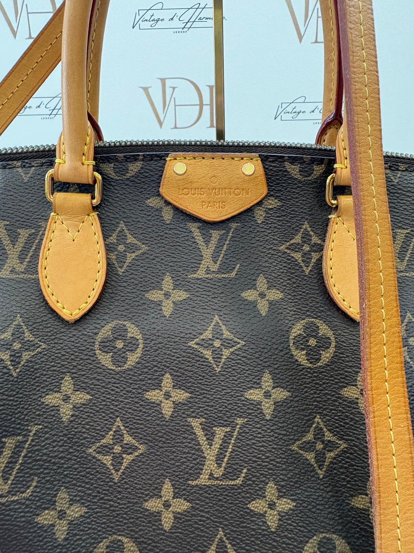 384102 - Louis Vuitton Turenne