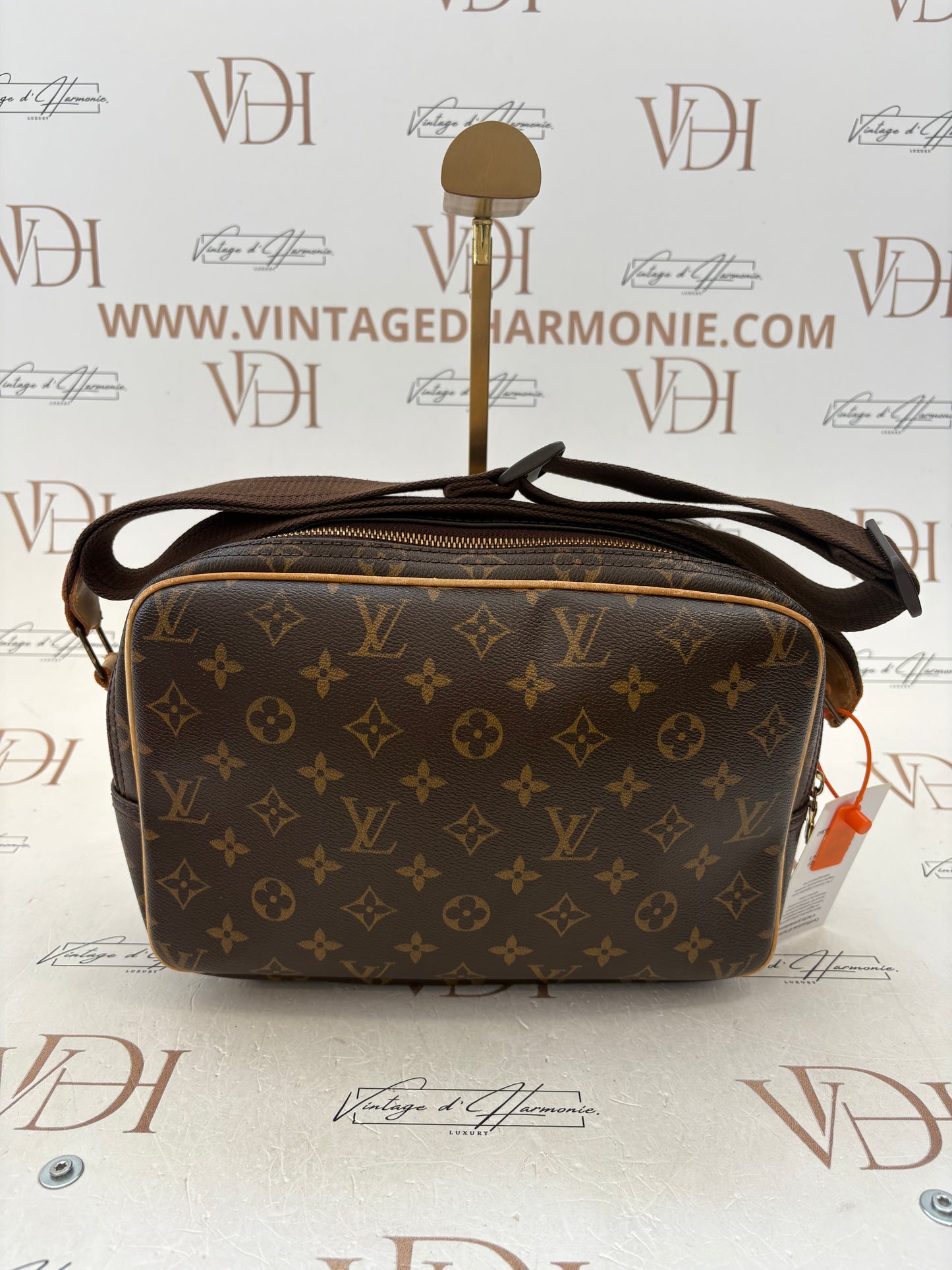 018692 - Louis Vuitton Reporter PM