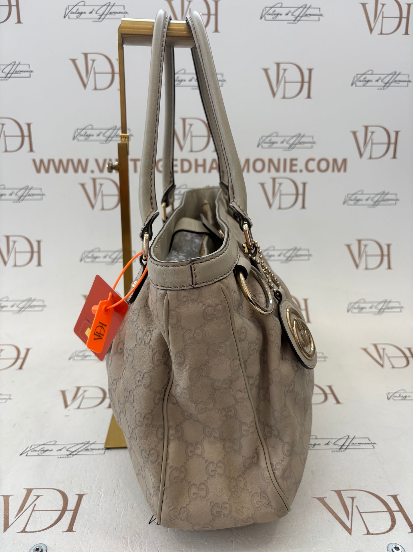 383915 - Gucci Sukey
