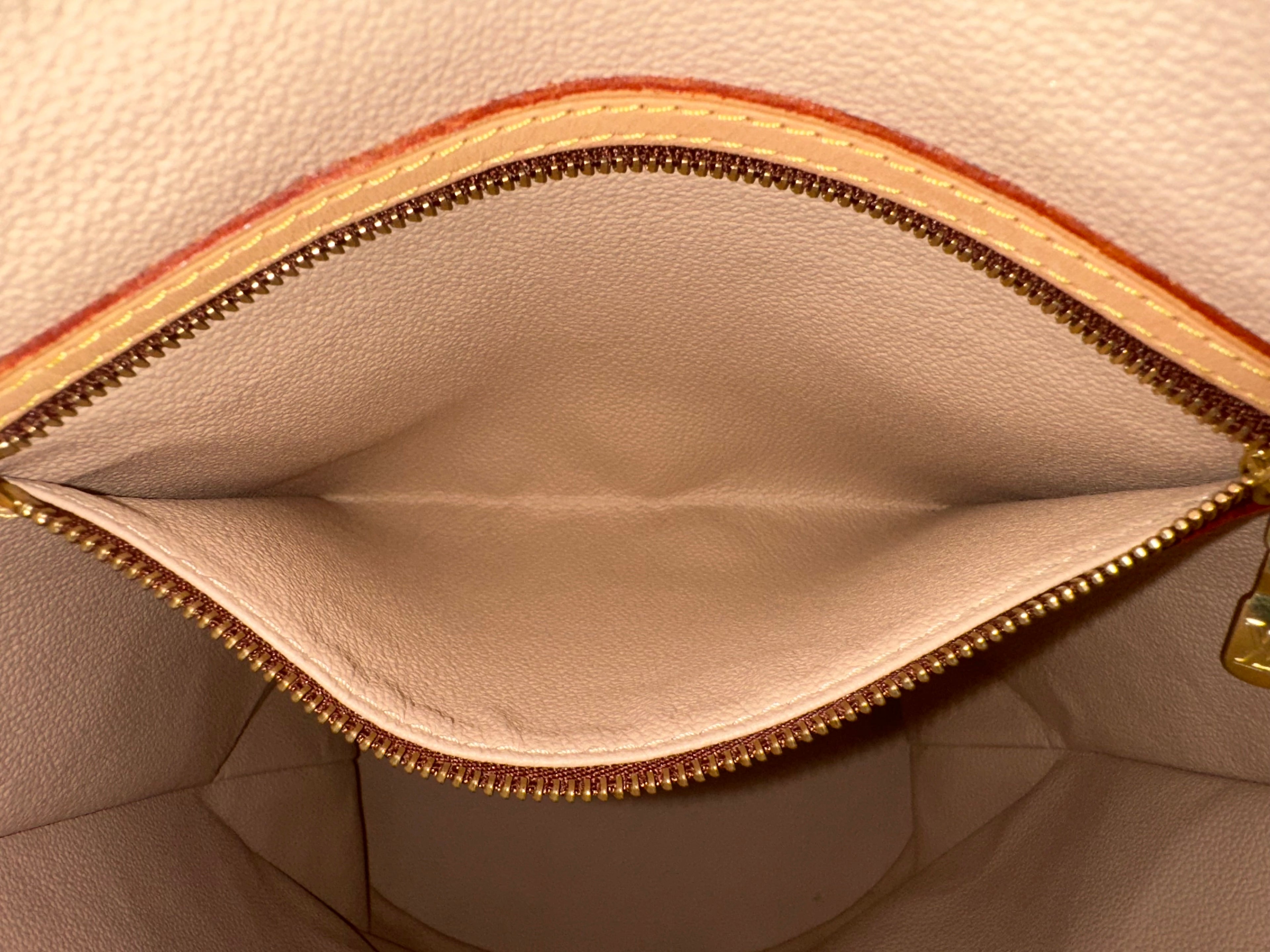 Louis Vuitton Bucket GM