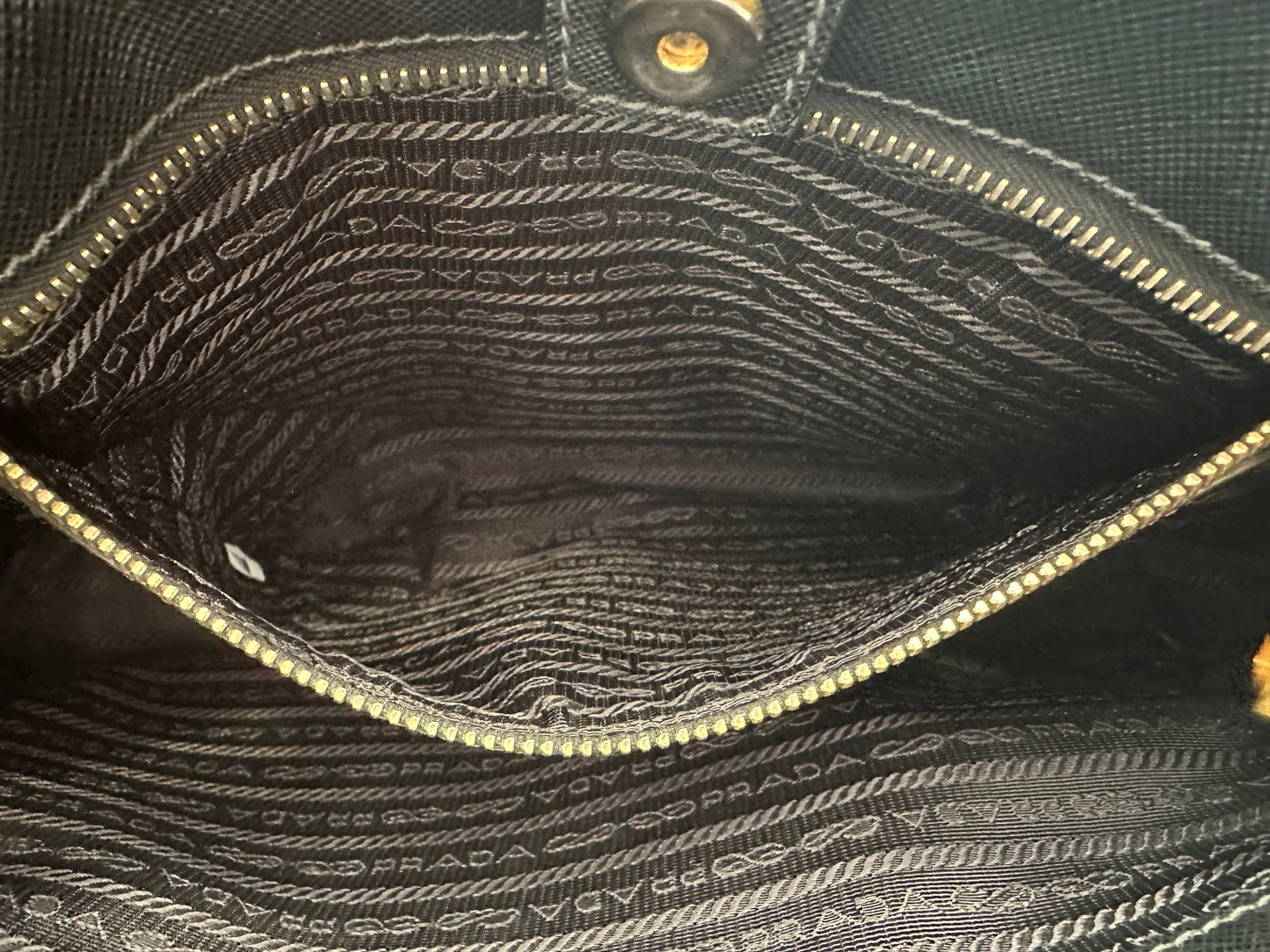 382512 - Prada Galleria Black