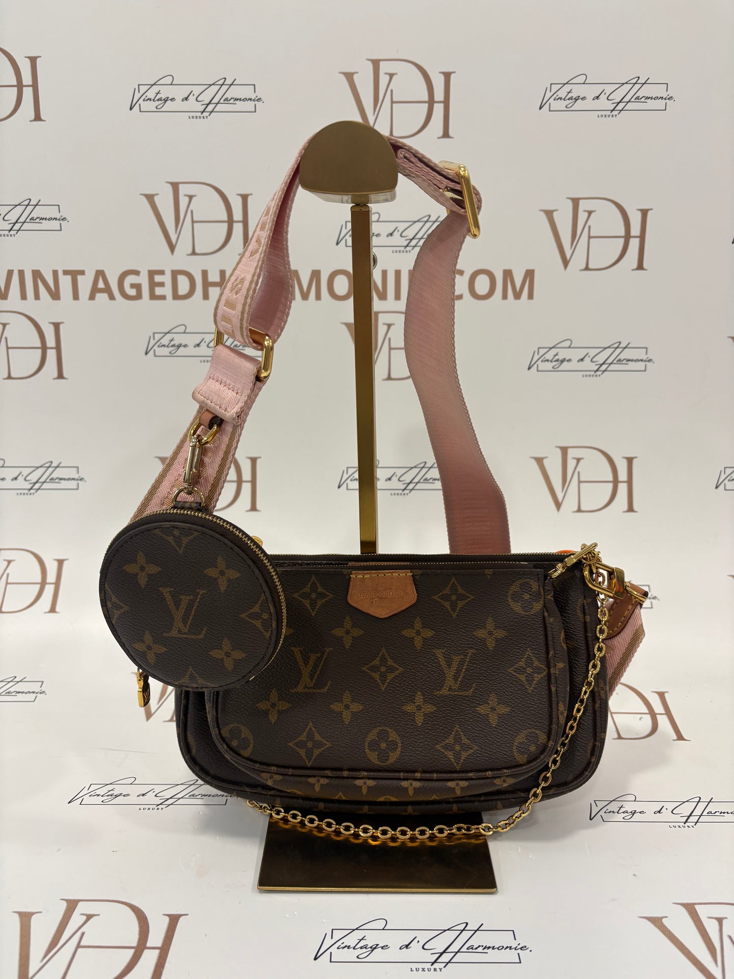 383332- Louis Vuitton Multi Pochette