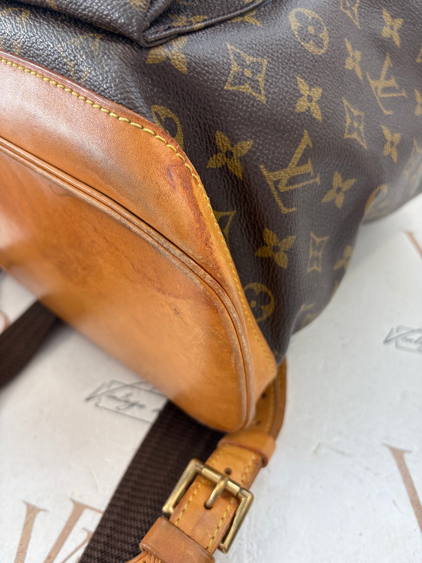 018565 - Louis Vuitton Montsouris GM