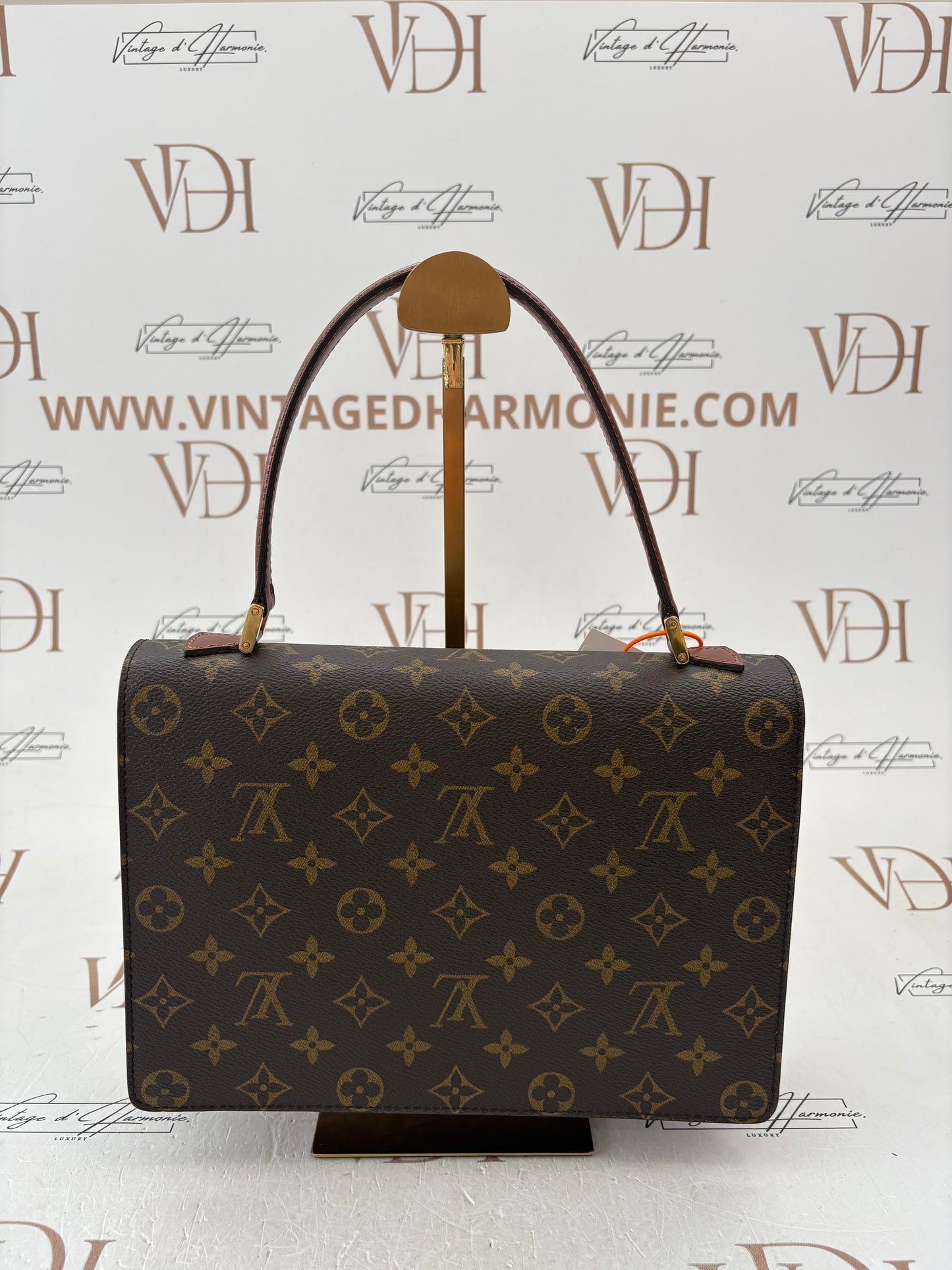 018971 - Louis Vuitton Concorde