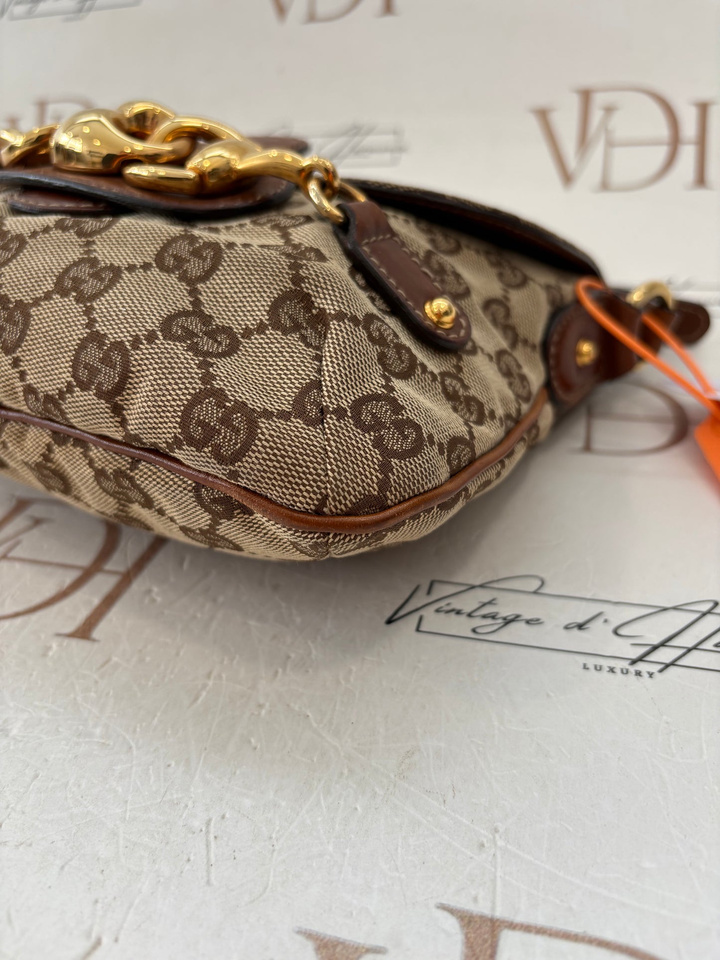 384285 - Gucci Shoulder Bag