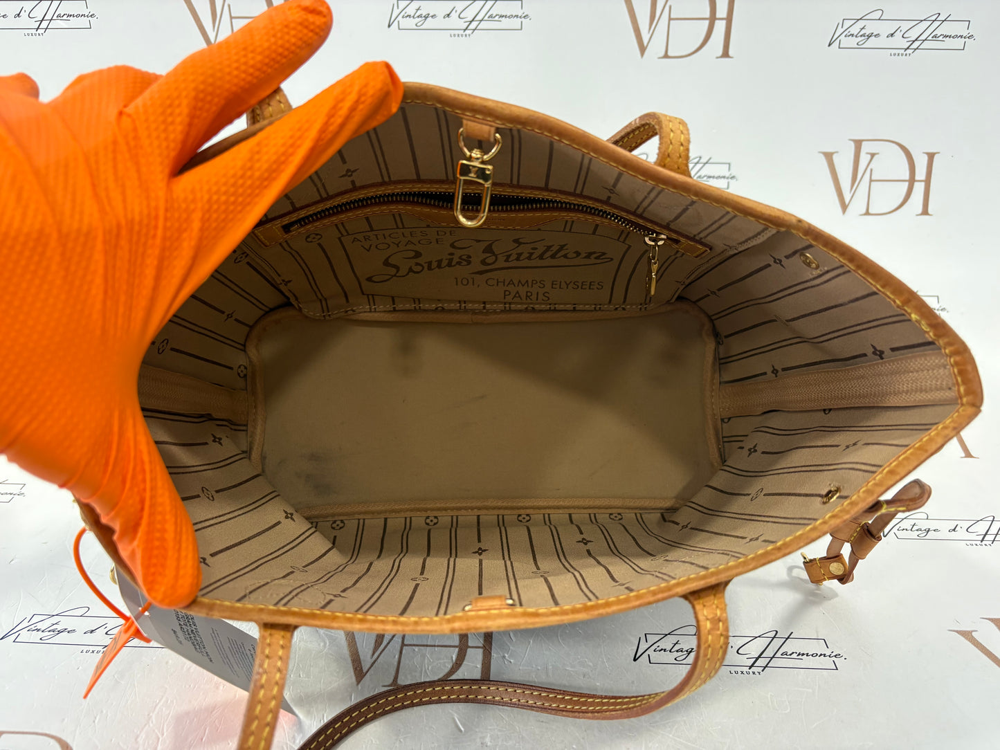 016935 - Louis Vuitton Neverfull PM