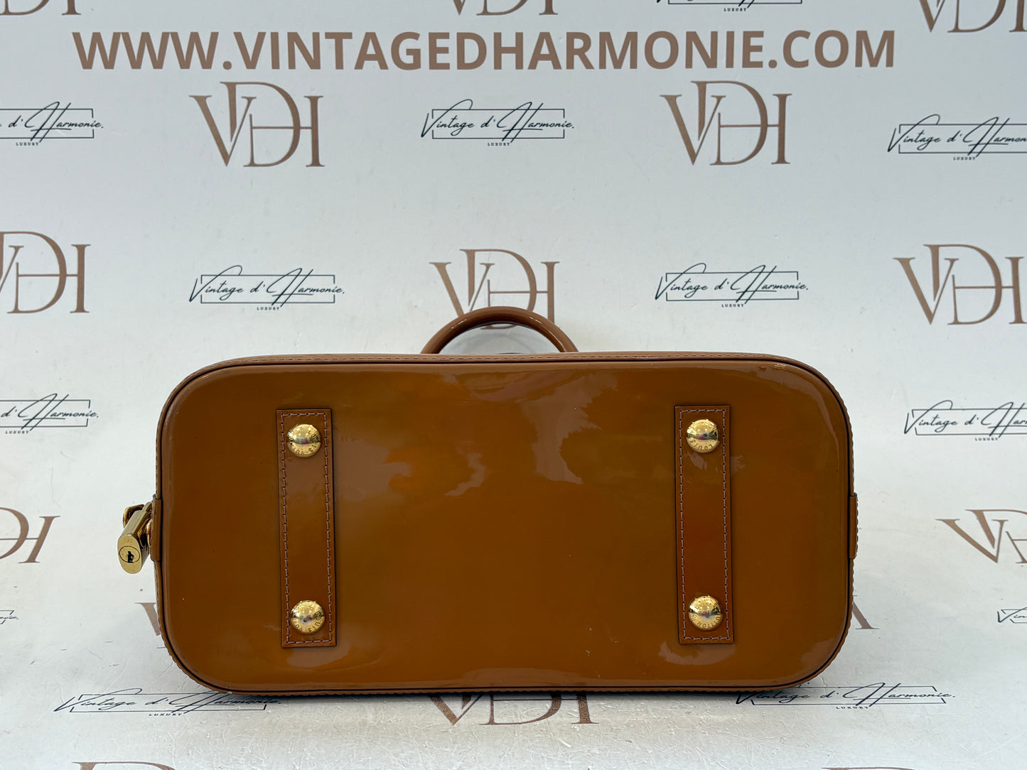 201399 - Louis Vuitton Alma Vernis