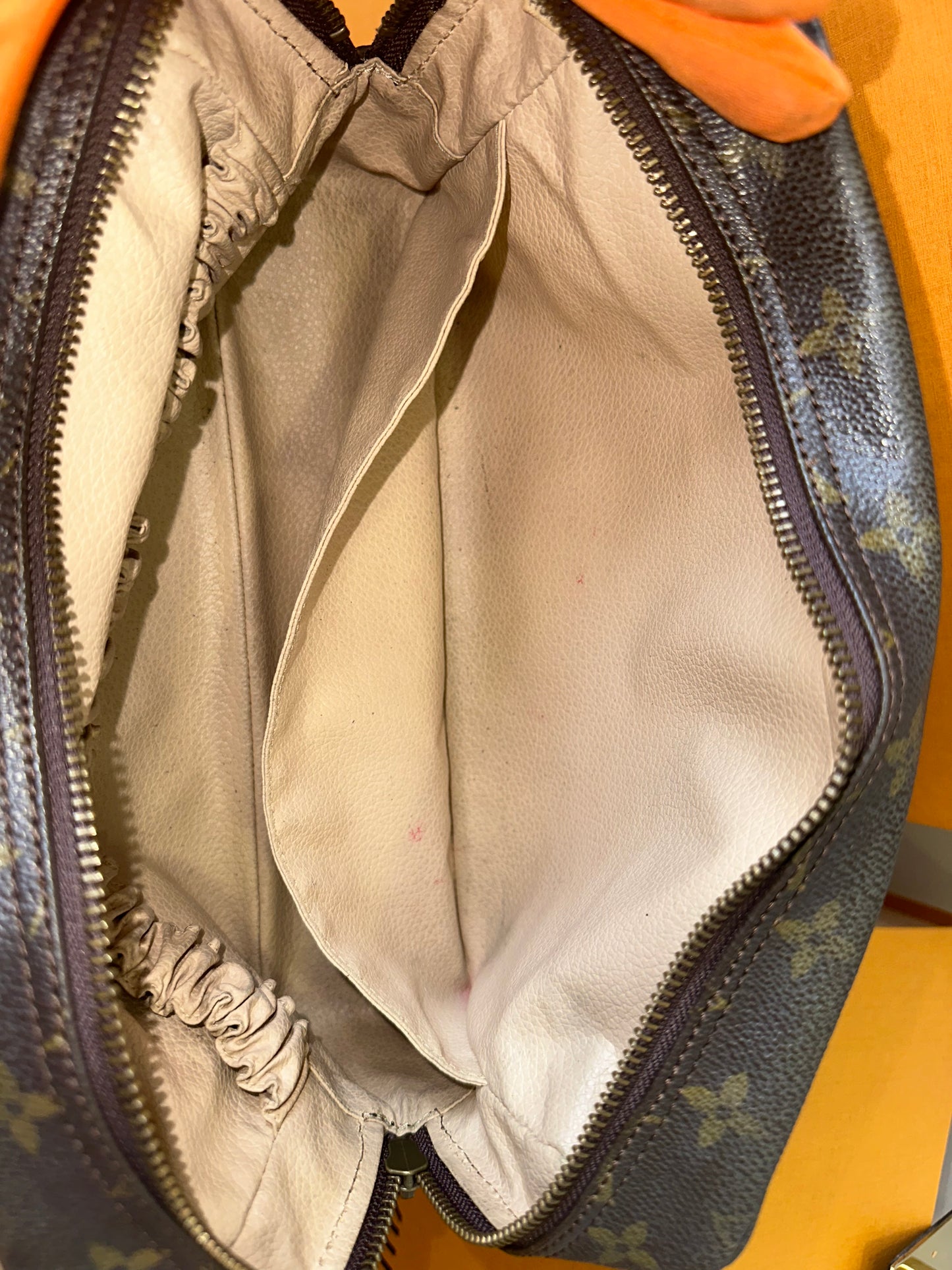 Louis Vuitton Trousse 28