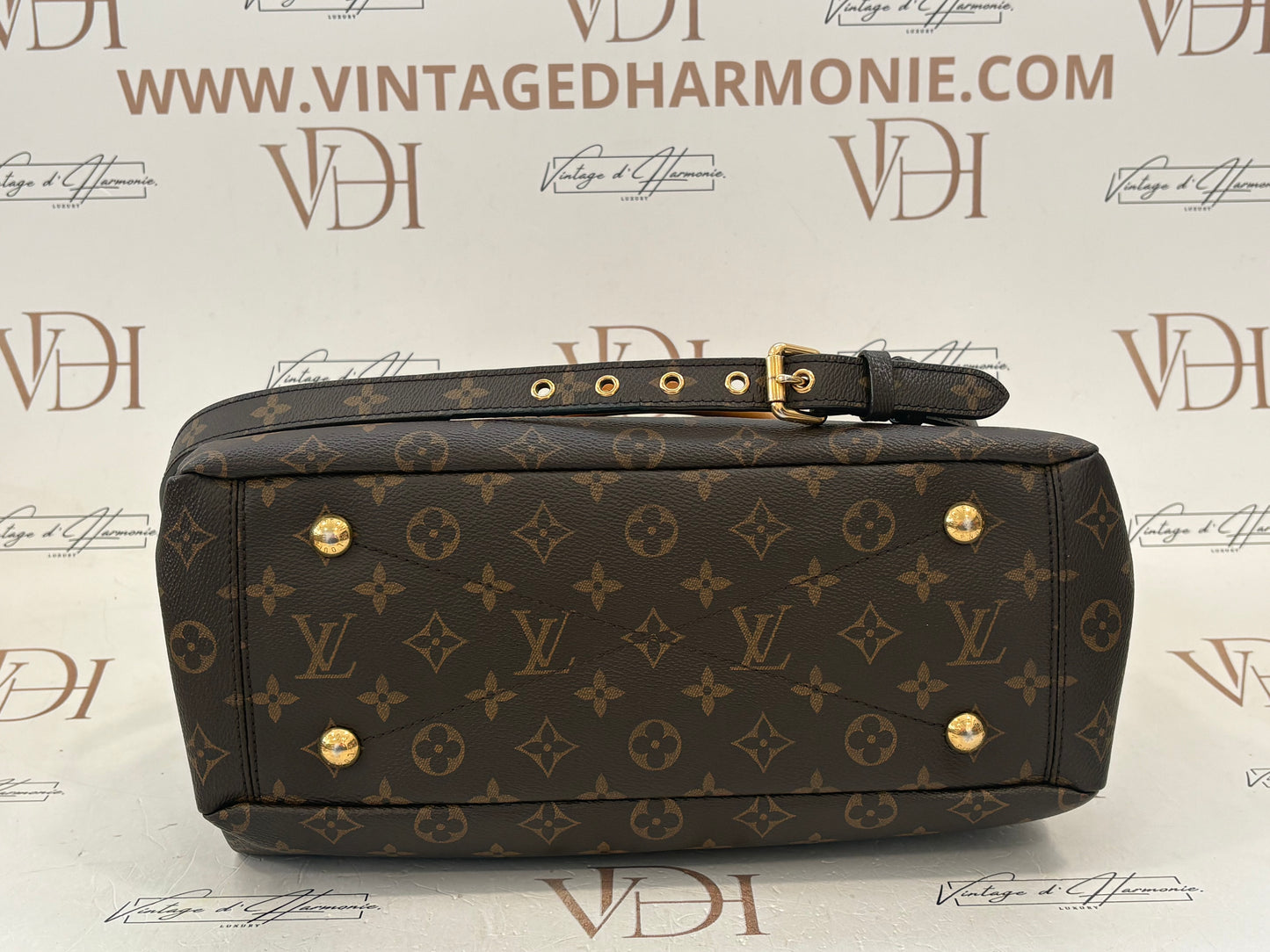 200883 - Louis Vuitton Pallas