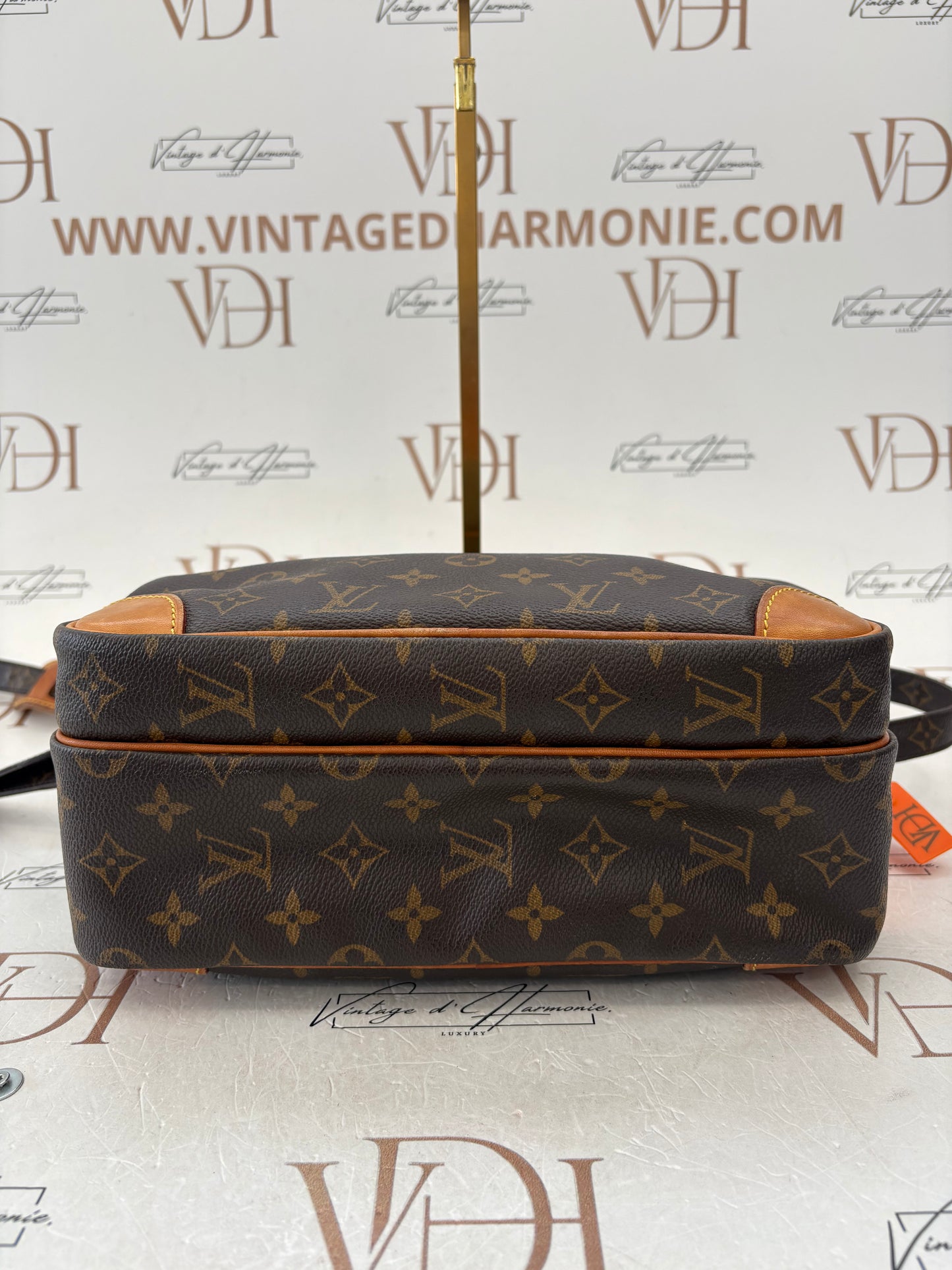 018921 - Louis Vuitton Nile