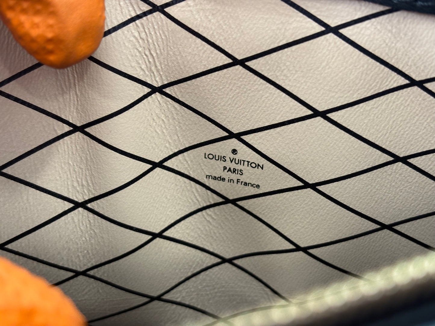 383336 - Louis Vuitton Clutch