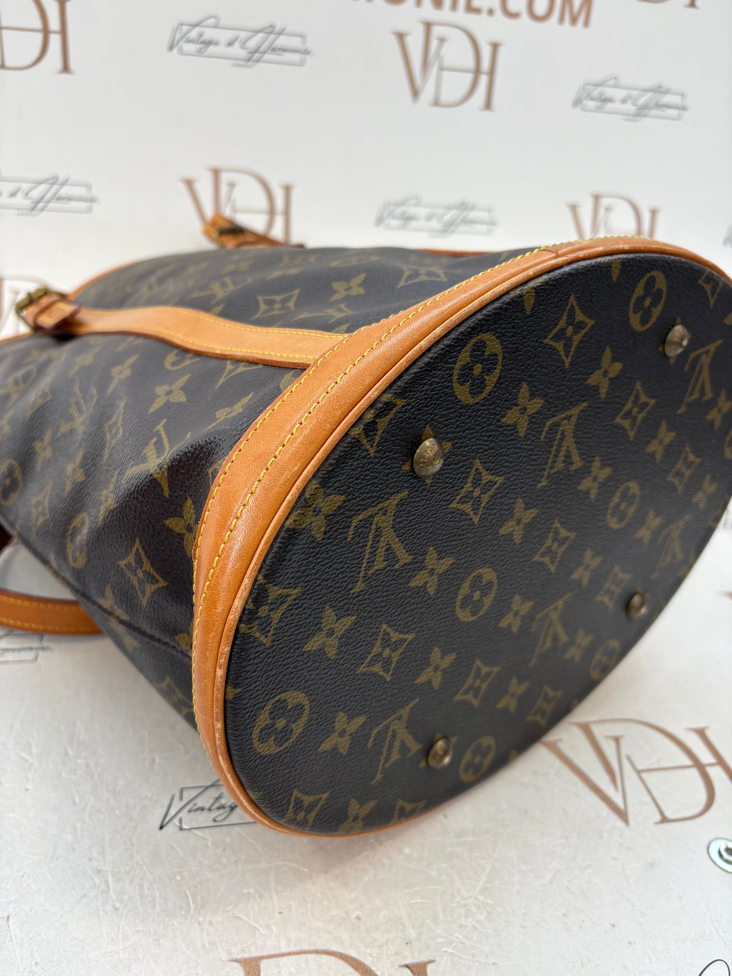 018282 - Louis Vuitton Bucket GM
