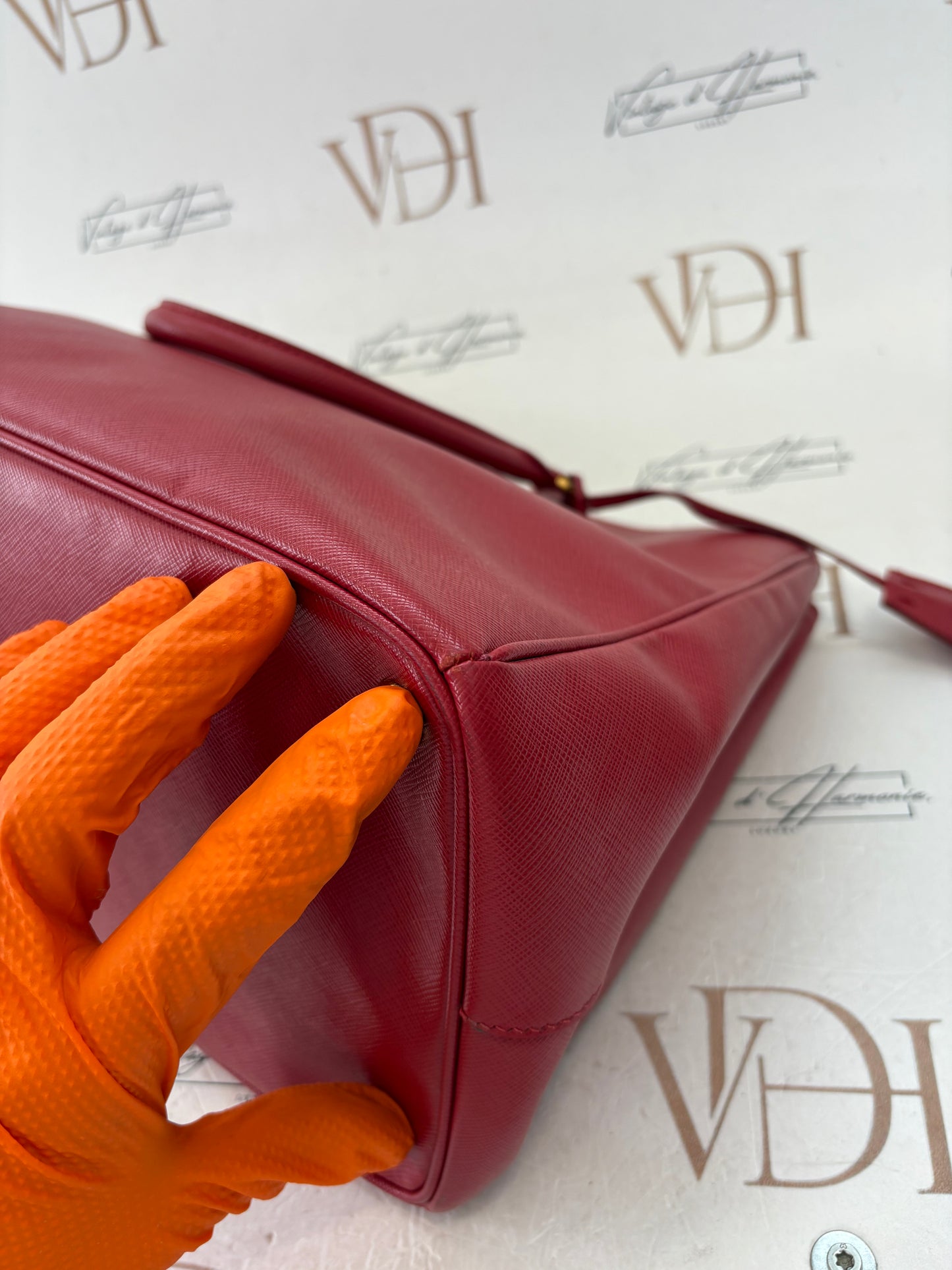 384300 - Prada Galleria Red