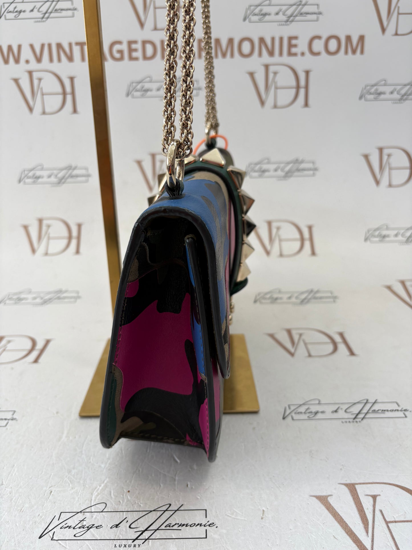 201268 - Valentino Glam Lock