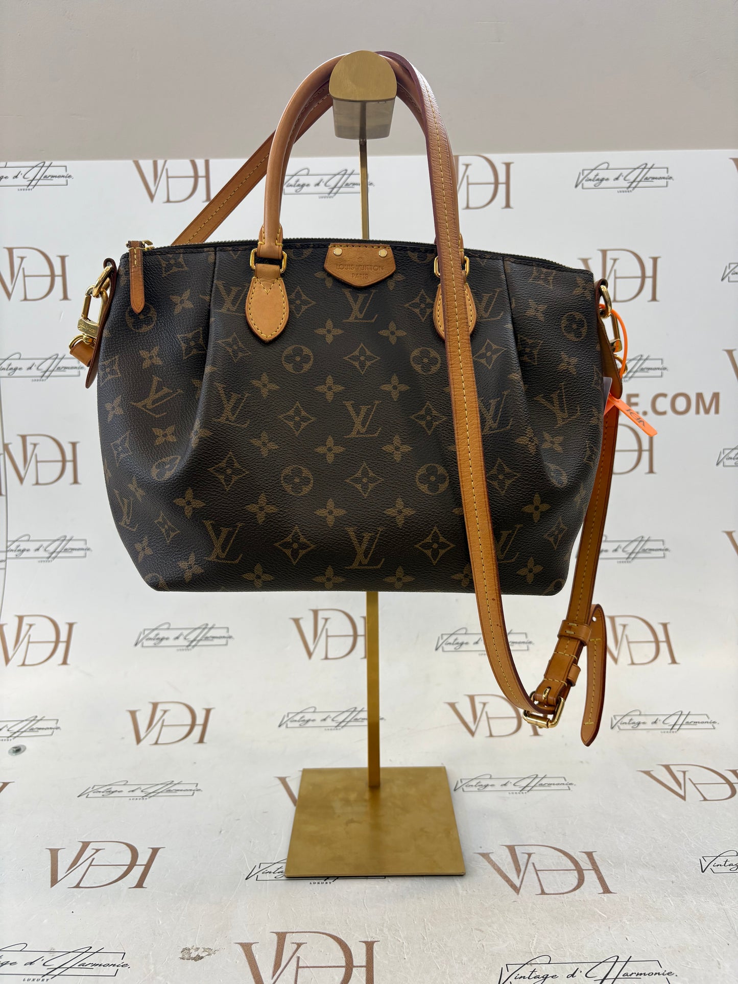 384102 - Louis Vuitton Turenne