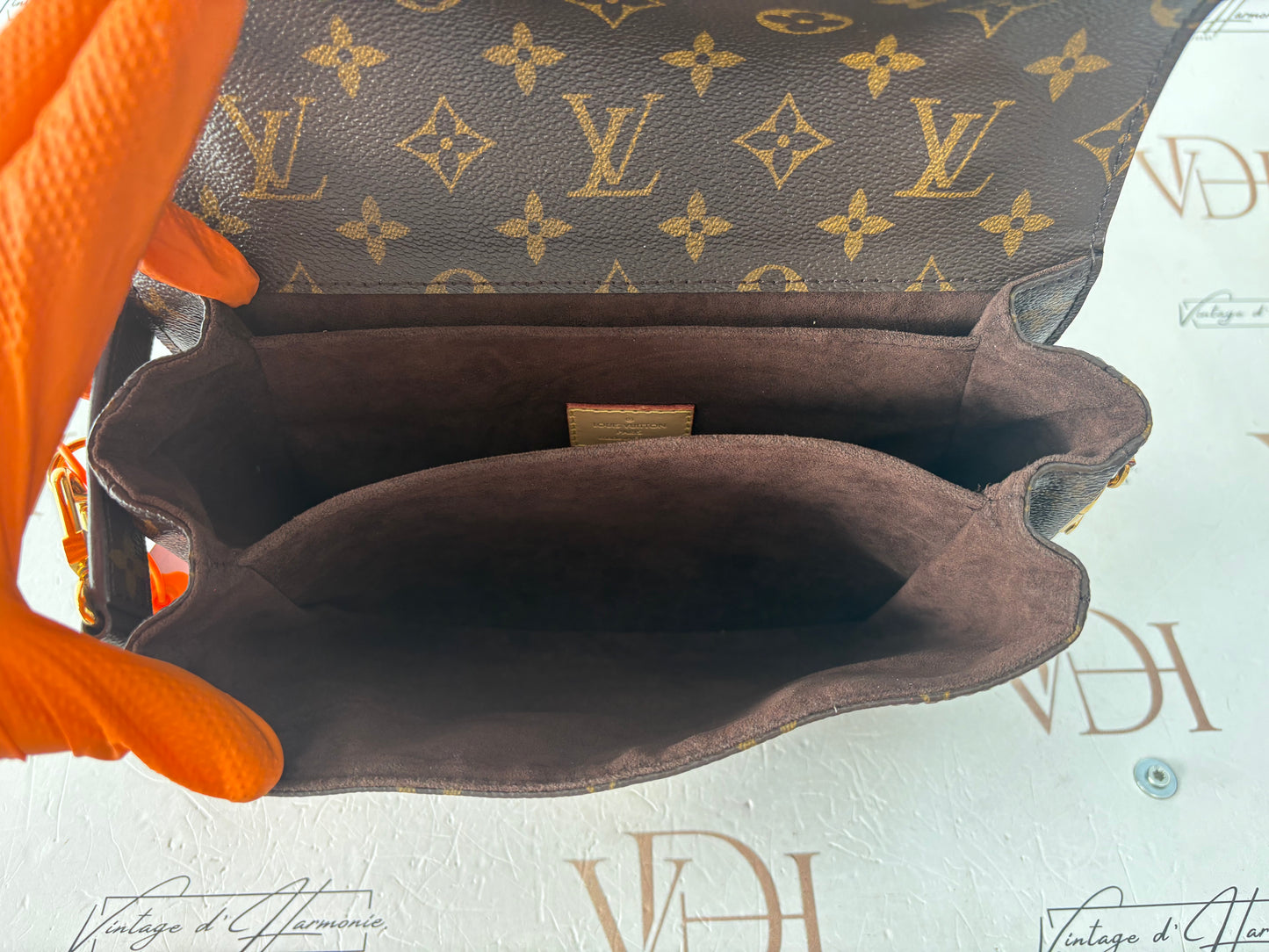 201106 - Louis Vuitton Metis