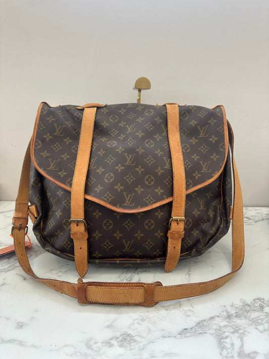 Louis Vuitton Saumur 43