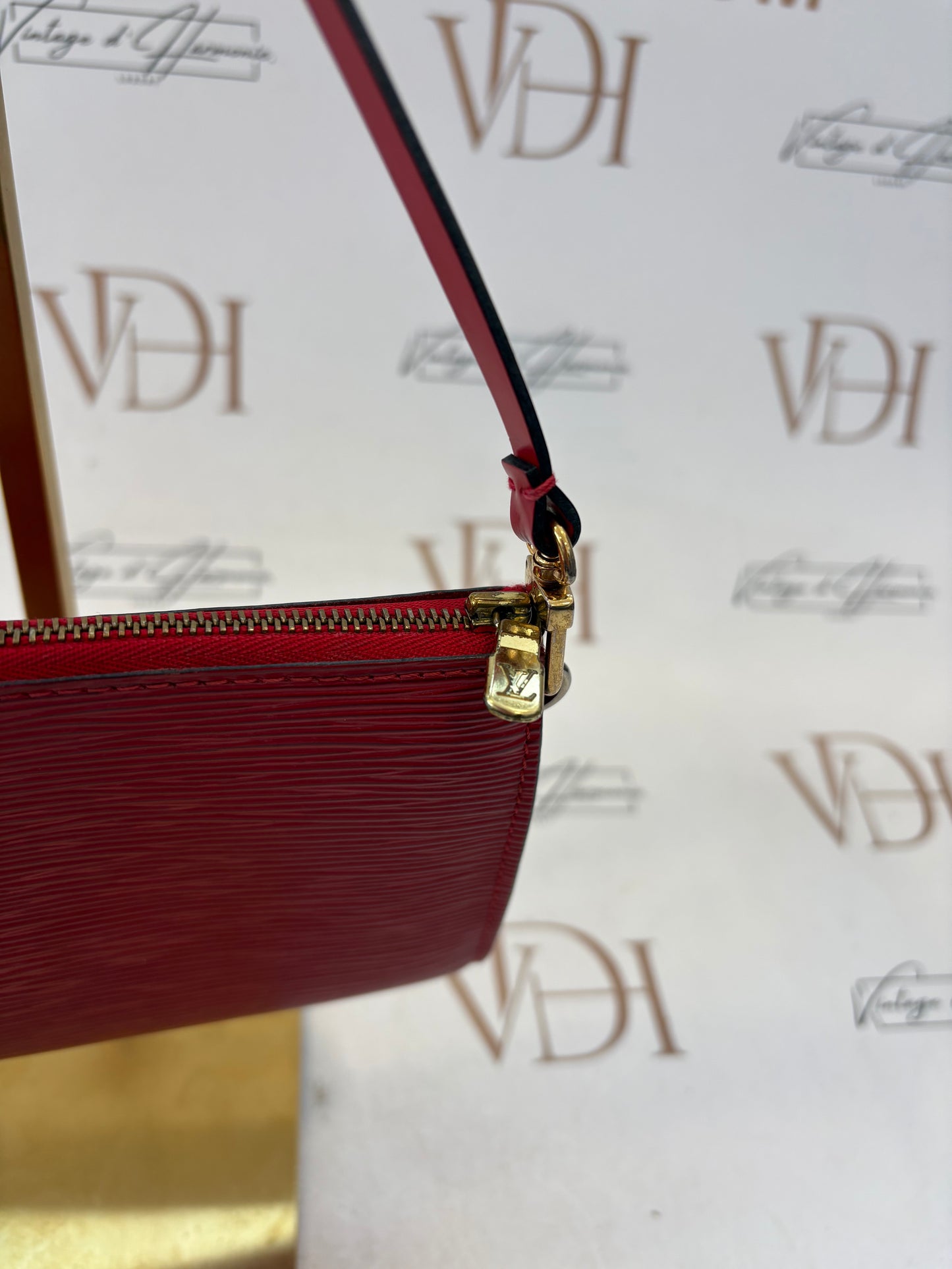 018383 - Louis Vuitton Pochette Accessoires