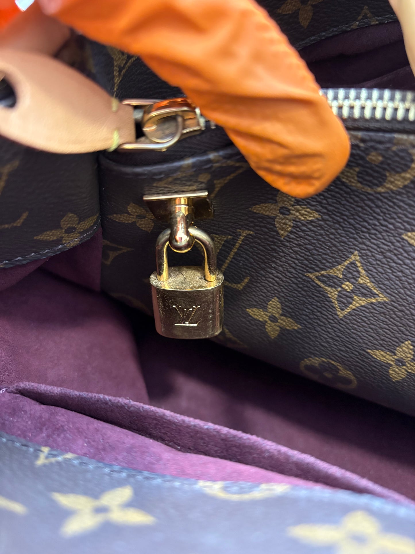 200791 - Louis Vuitton Montaigne