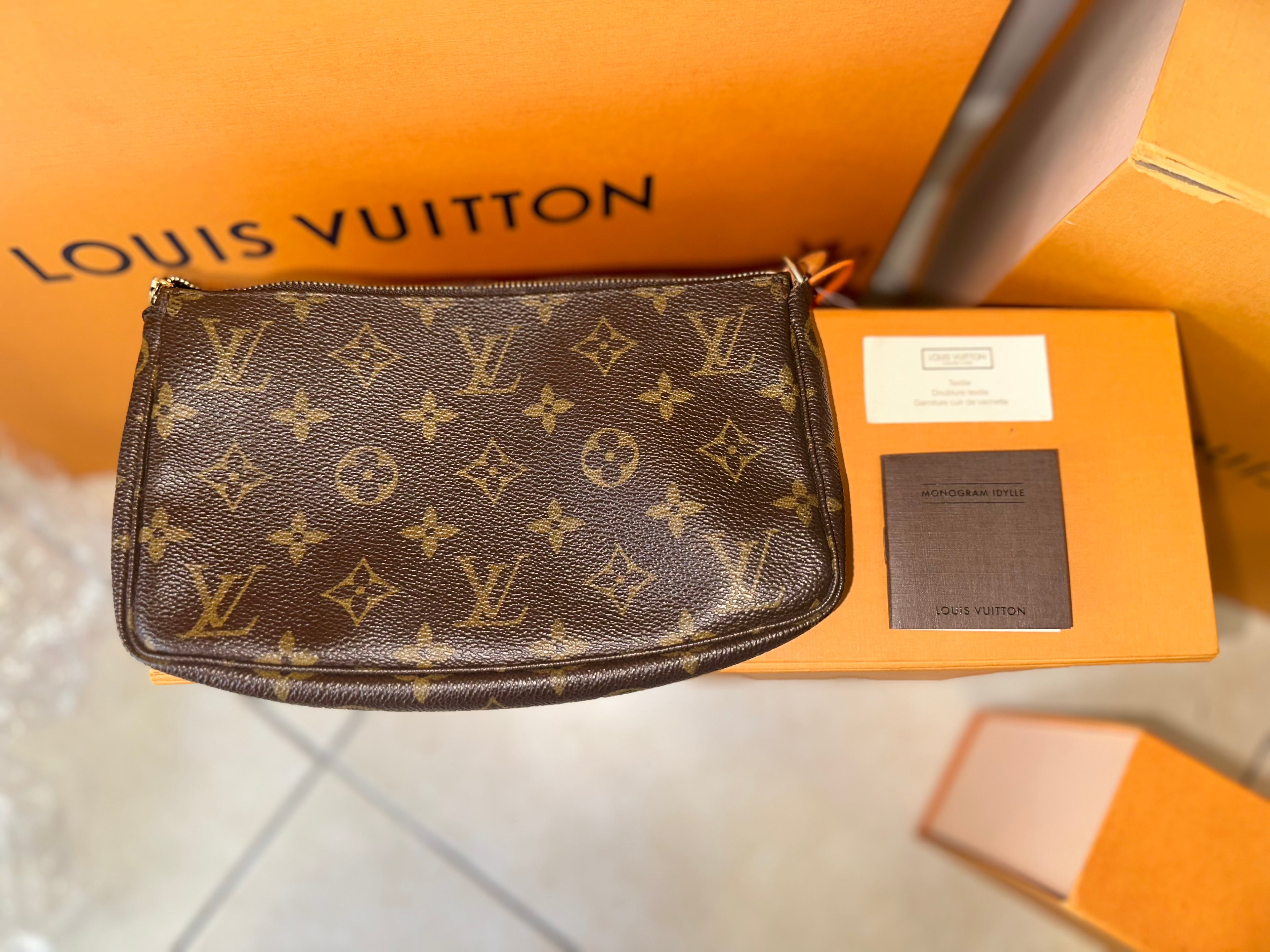 Louis Vuitton Pochette
