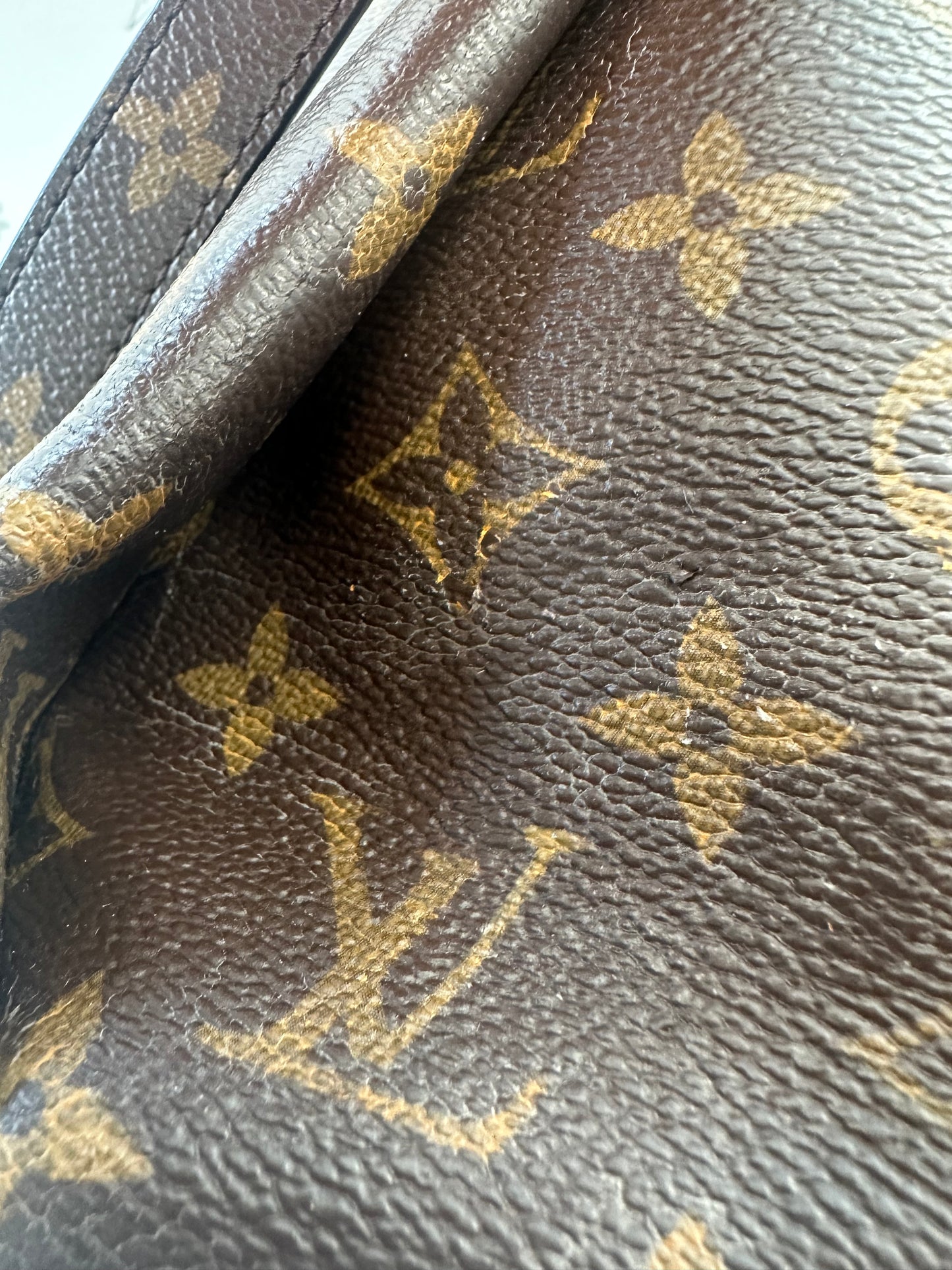 382655 - Louis Vuitton Pallas