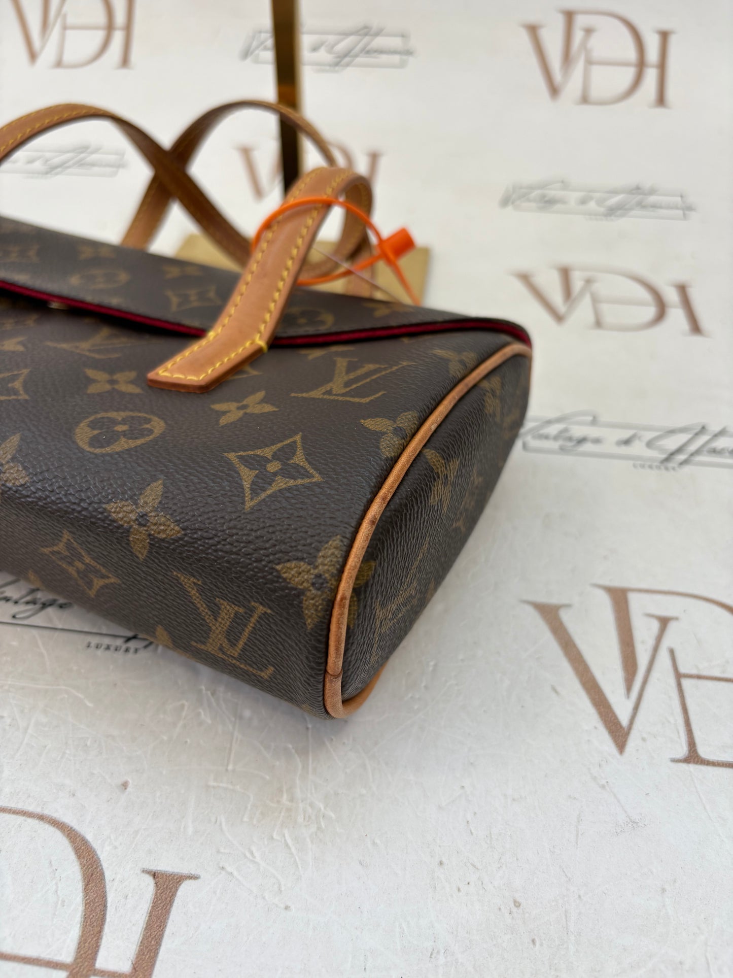 018317 - Louis Vuitton Sonatine