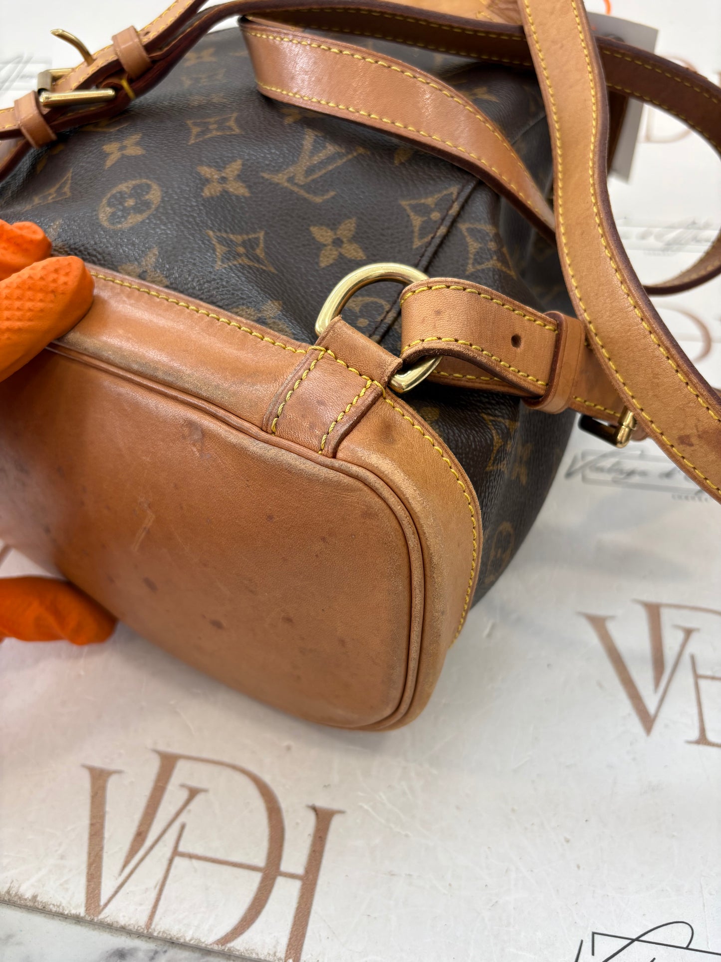 018728 - Louis Vuitton Montsouris MM