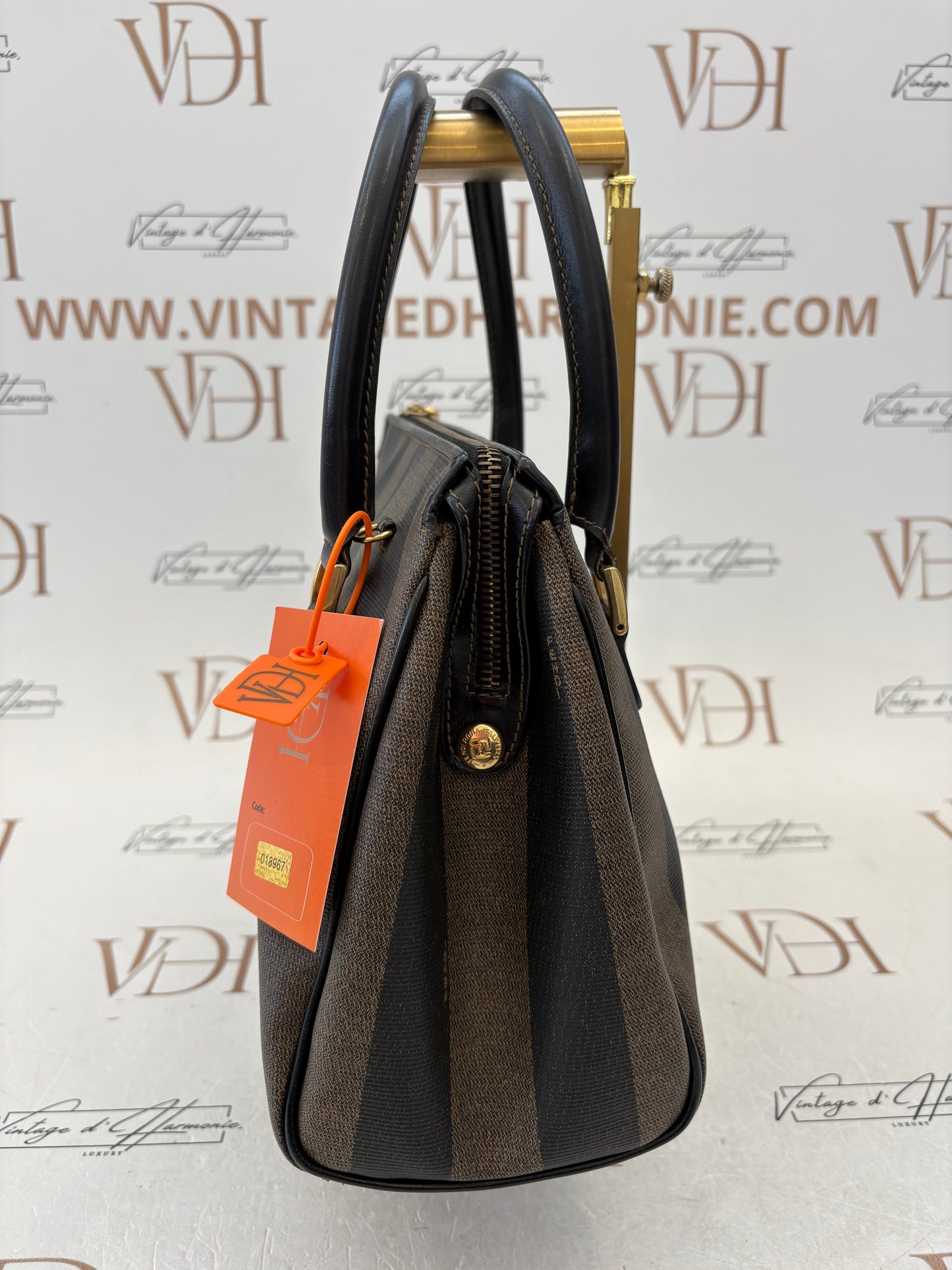 018967 - Fendi Pequin