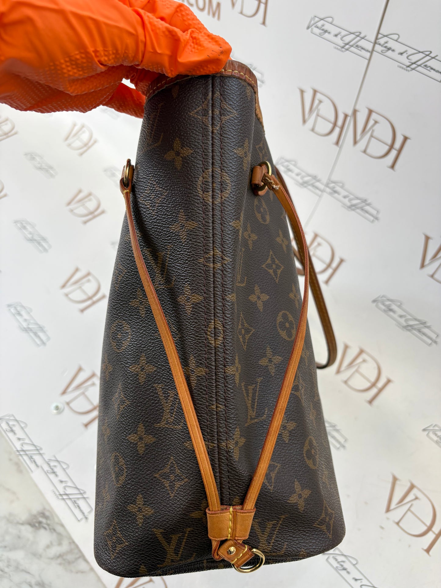 383924- Louis Vuitton Neverfull