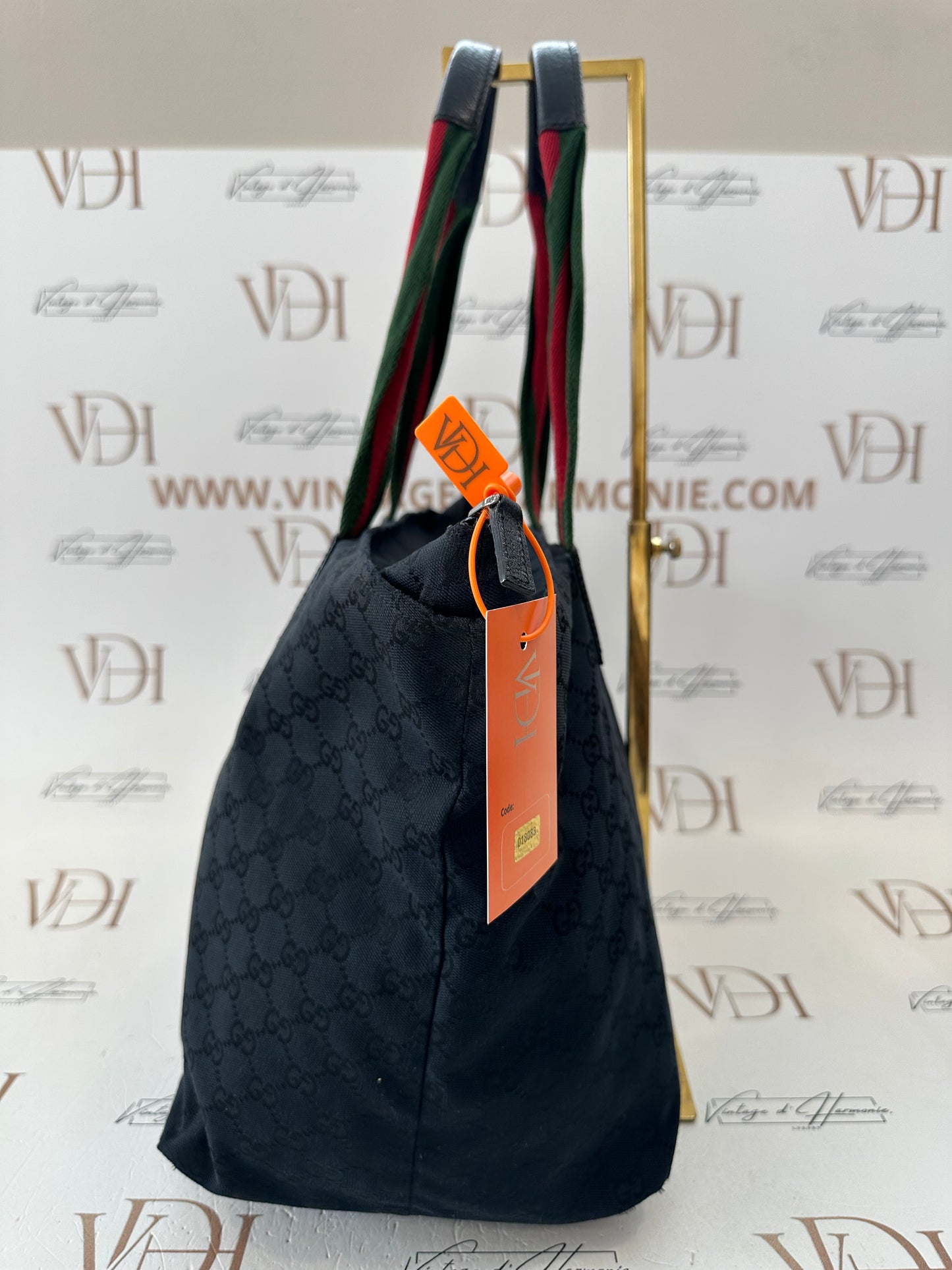 018083 - Gucci Black Canvas