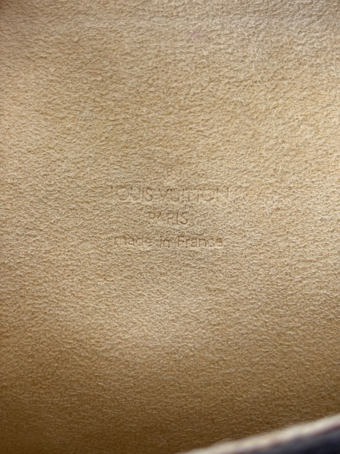 018982 - Louis Vuitton Florentine