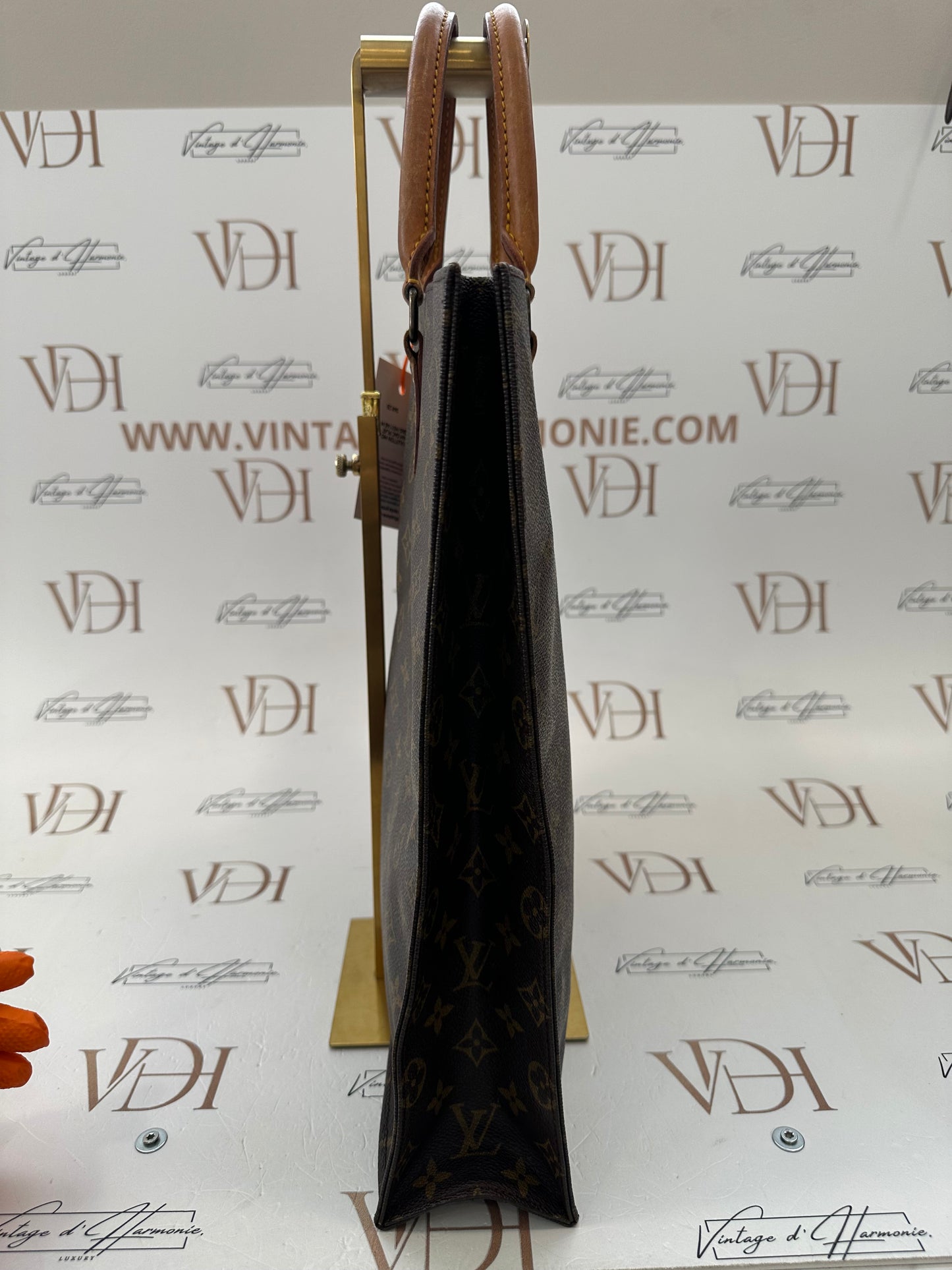 016884 - Louis Vuitton Sac Plat