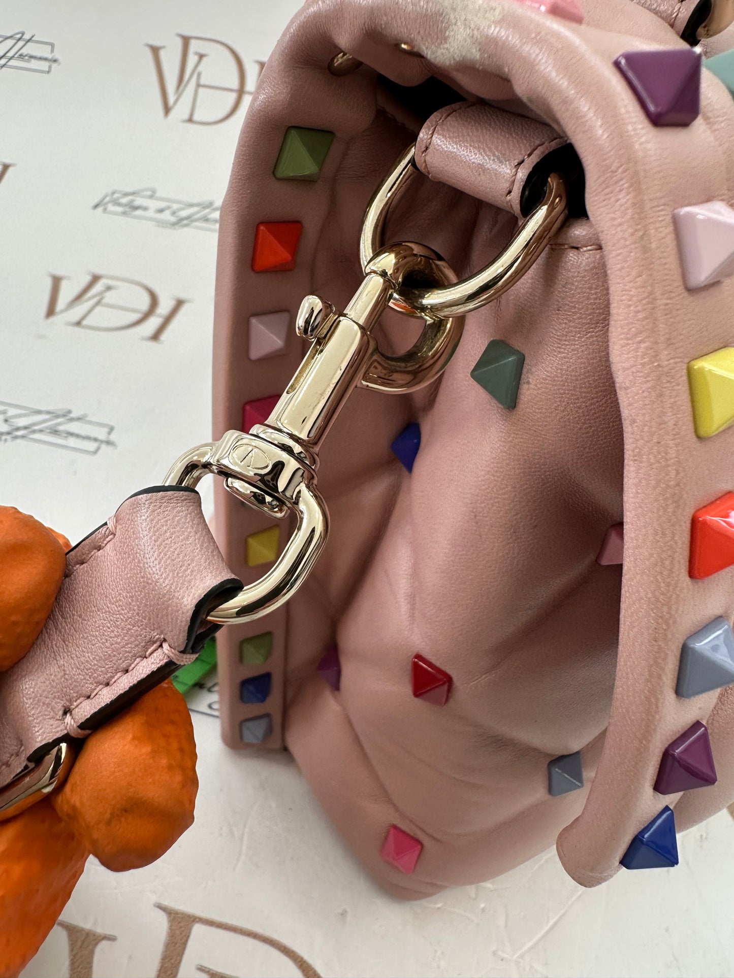 382347 - Valentino Candystud