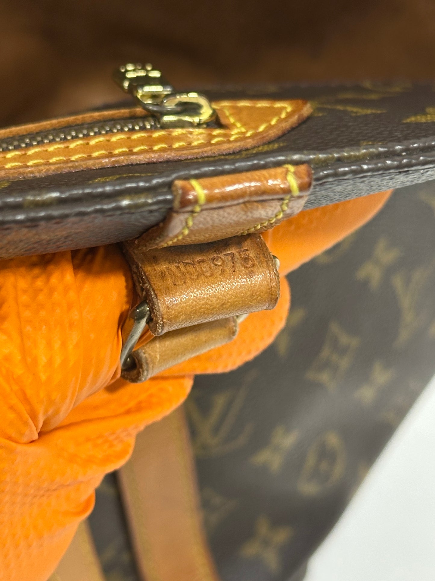 017915 - Louis Vuitton Sac Shopping