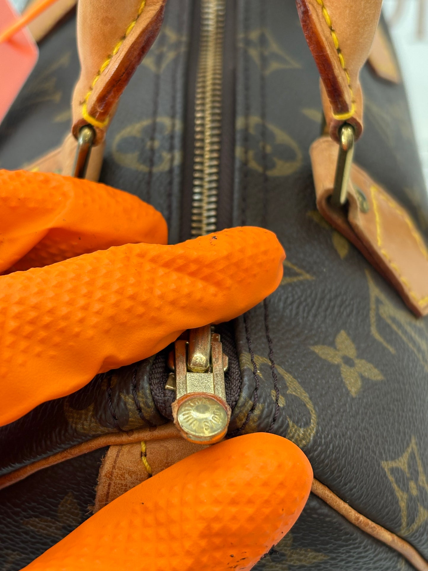 200870 - Louis Vuitton Speedy 25