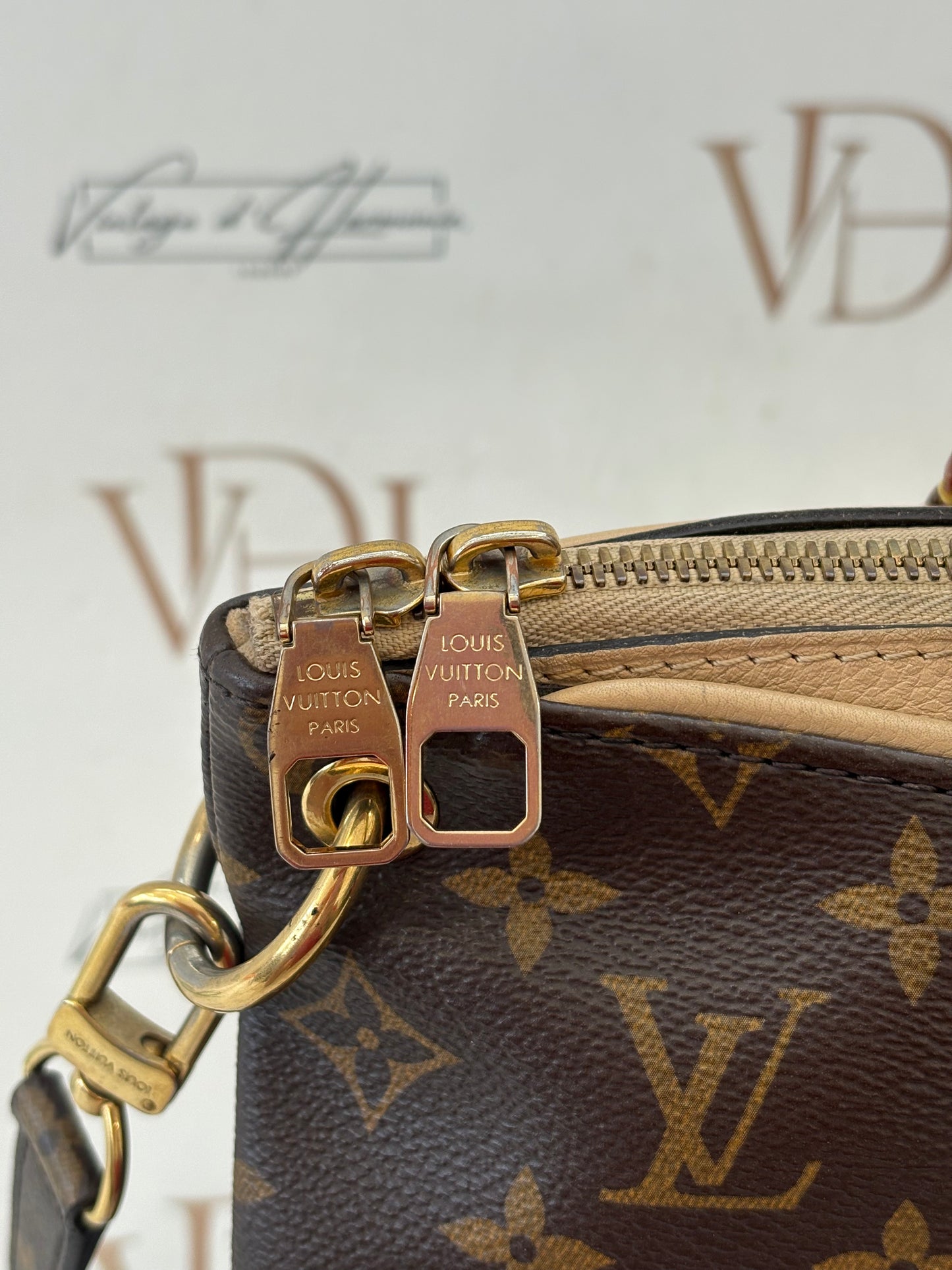 201587 - Louis Vuitton Pallas