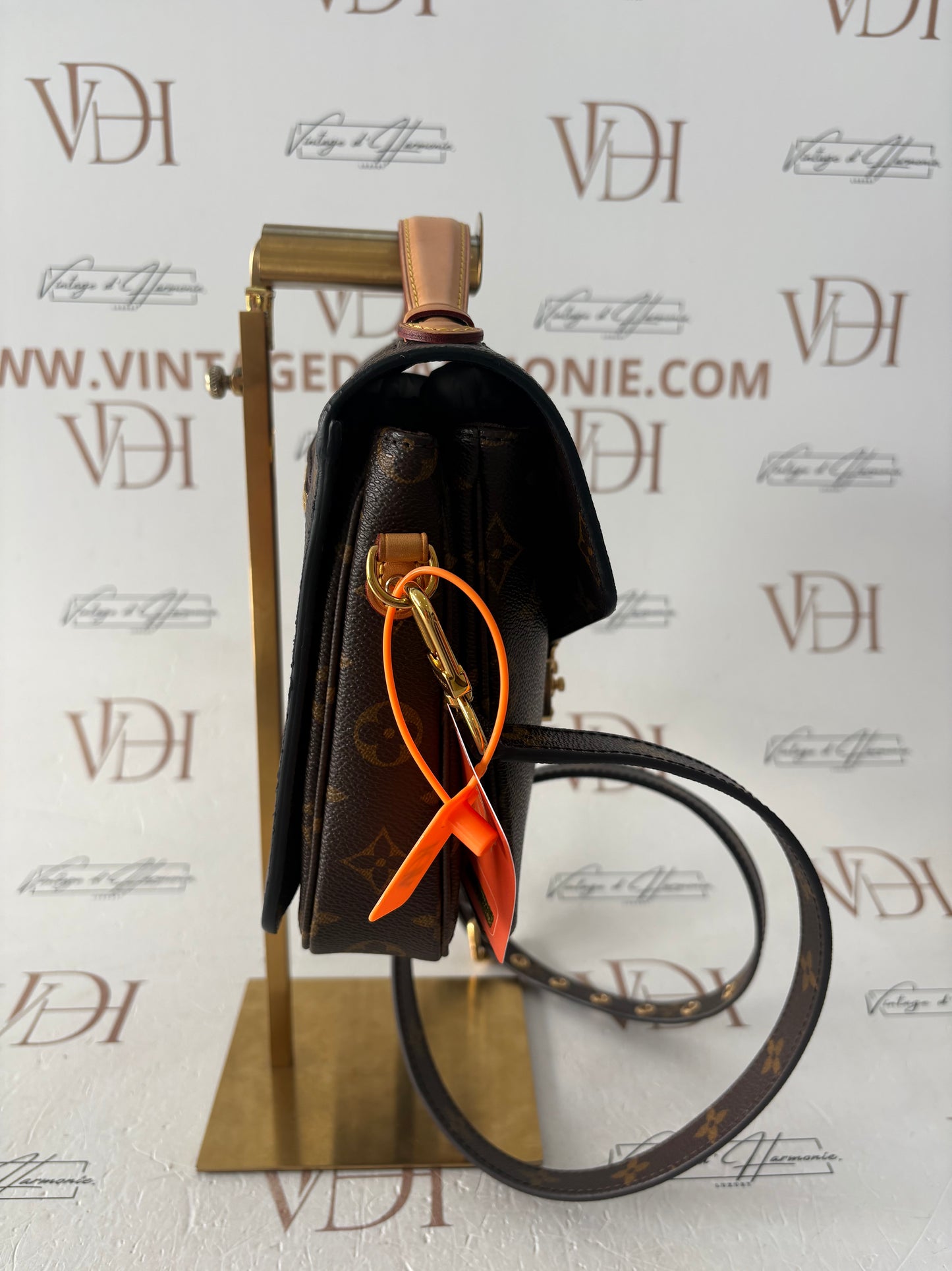 201106 - Louis Vuitton Metis